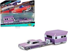 Maisto - 1959 Chevrolet Impala Graphics & Alameda Trailer Purple/White "Tow & Go" Series 1/64 - Purple Metallic With White