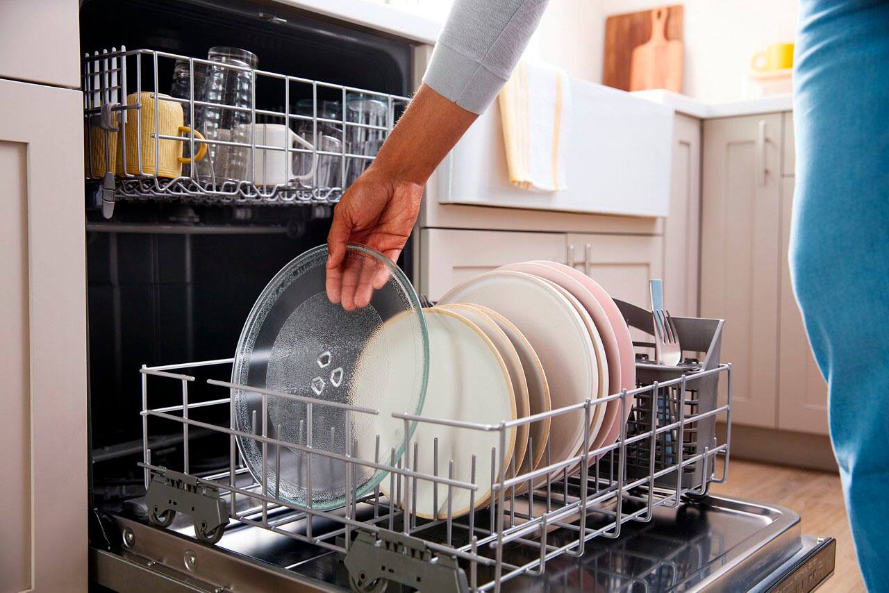 Alt View 14. Whirlpool - 1.7 Cu. Ft. Over-the-Range Microwave with 1000-Watts Cooking Power - Stainless steel.