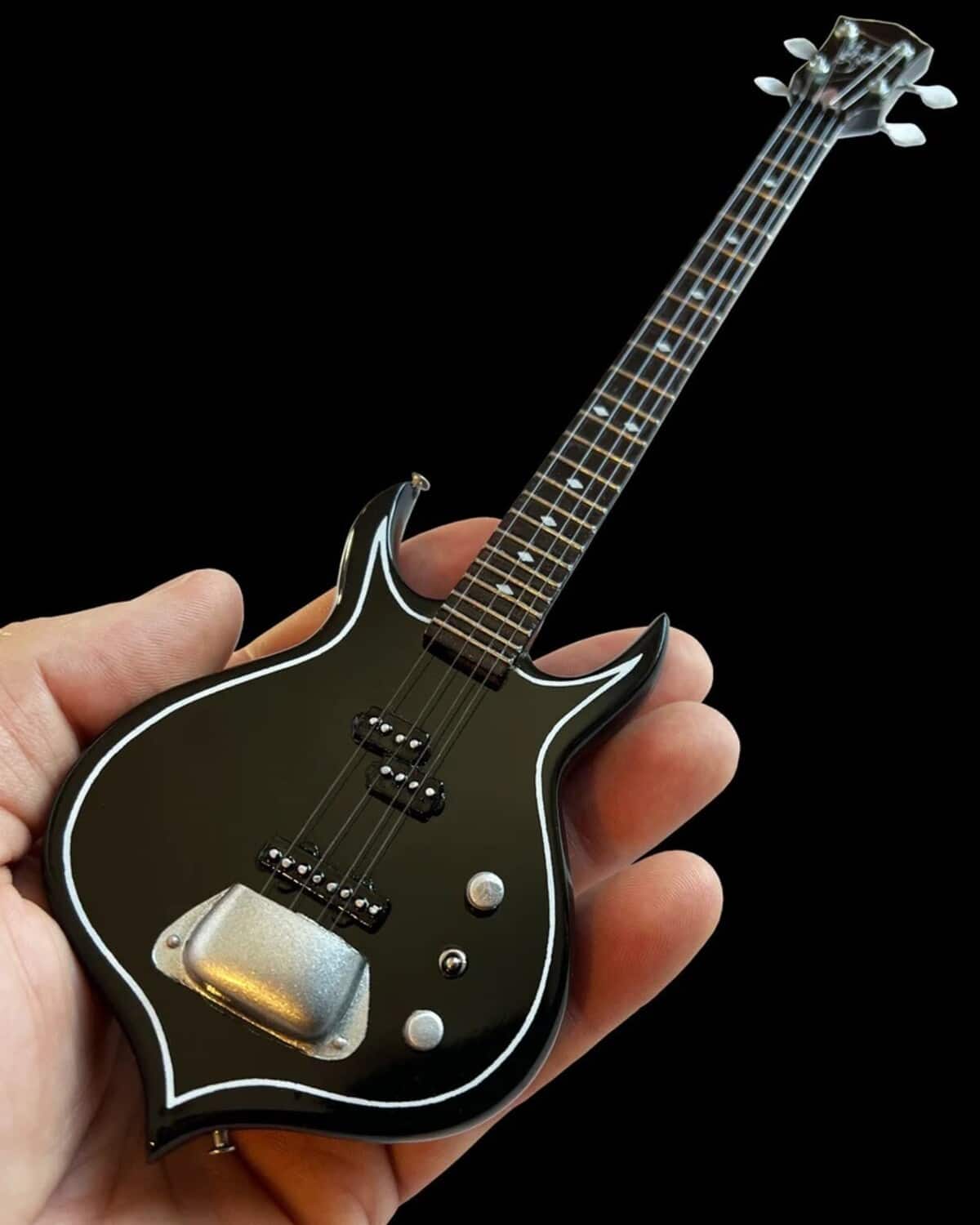 Axe Heaven Gene Simmons Gene Simmons Kiss Signature Punisher Mini