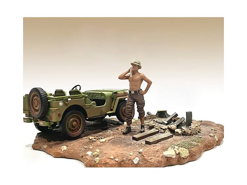 Left. American Diorama - "4X4 Mechanic" Figure 1 for 1/18 Scale Models by American Diorama - Multi.