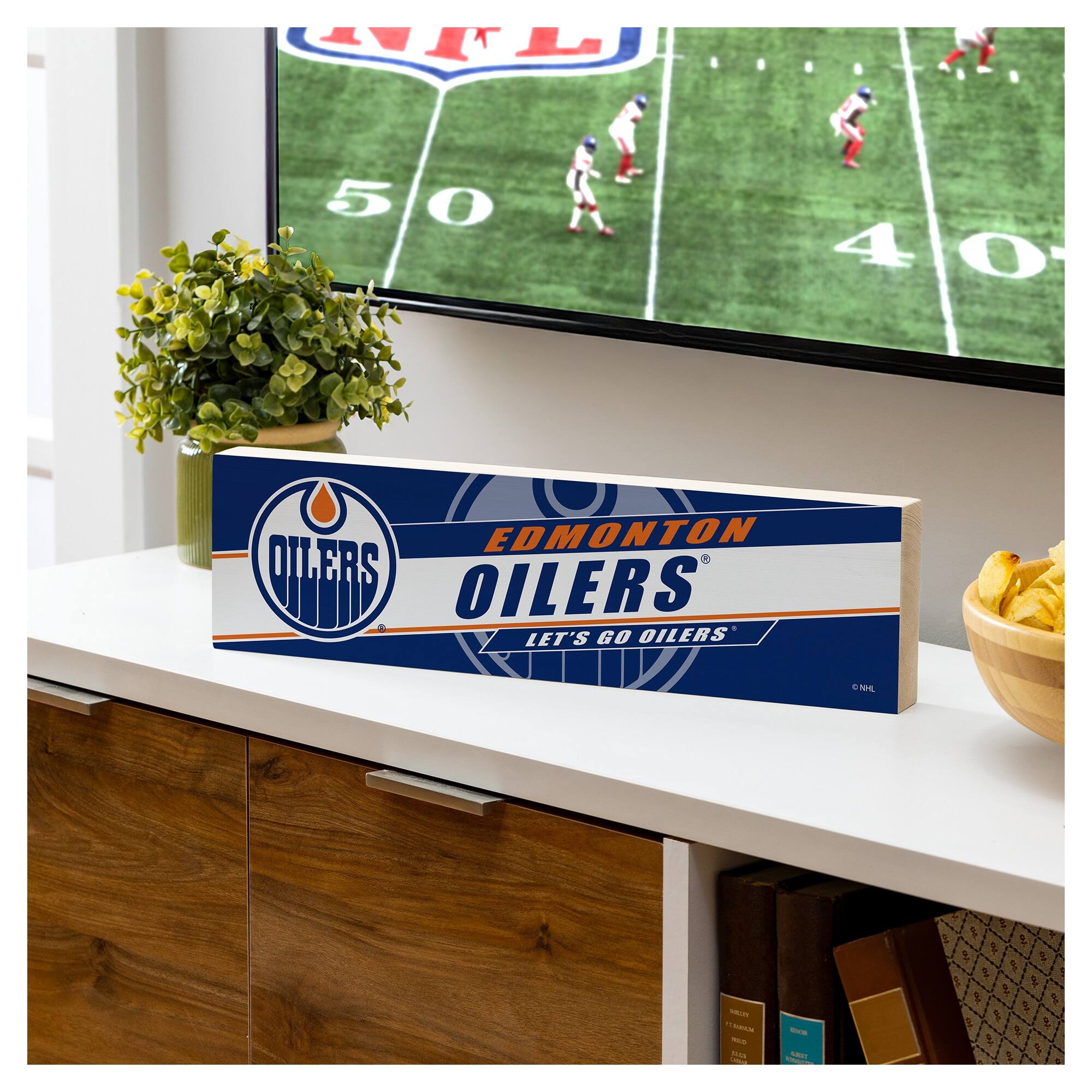 EDMONTON  
OILERS  
LET'S GO OILERS