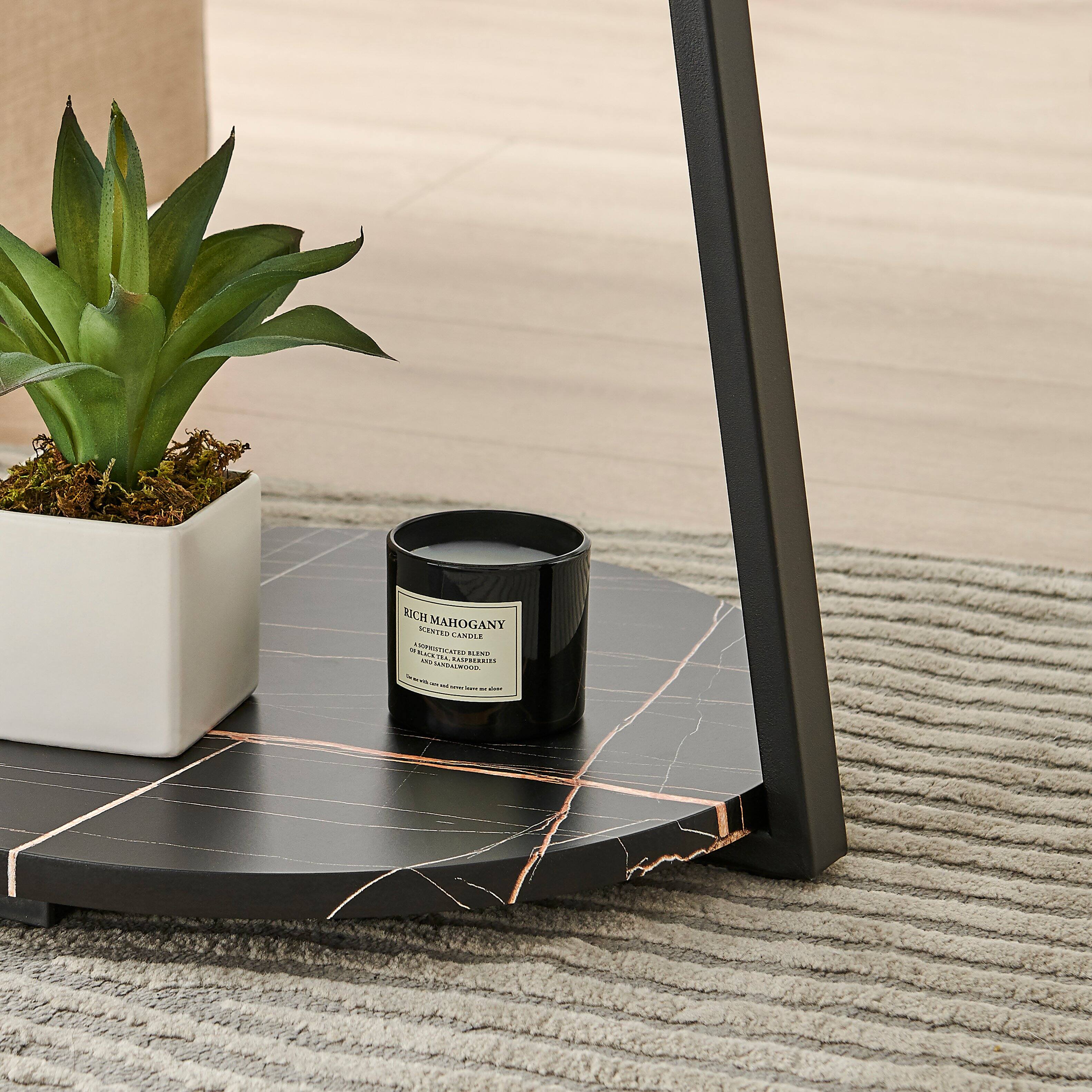 RICH MAHOGANY  
100% VEGAN CANDLE  
HAND-POURED IN SMALL BATCHES  
MADE WITH SOY WAX, ESSENTIAL OILS, AND A TOUCH OF LOVE