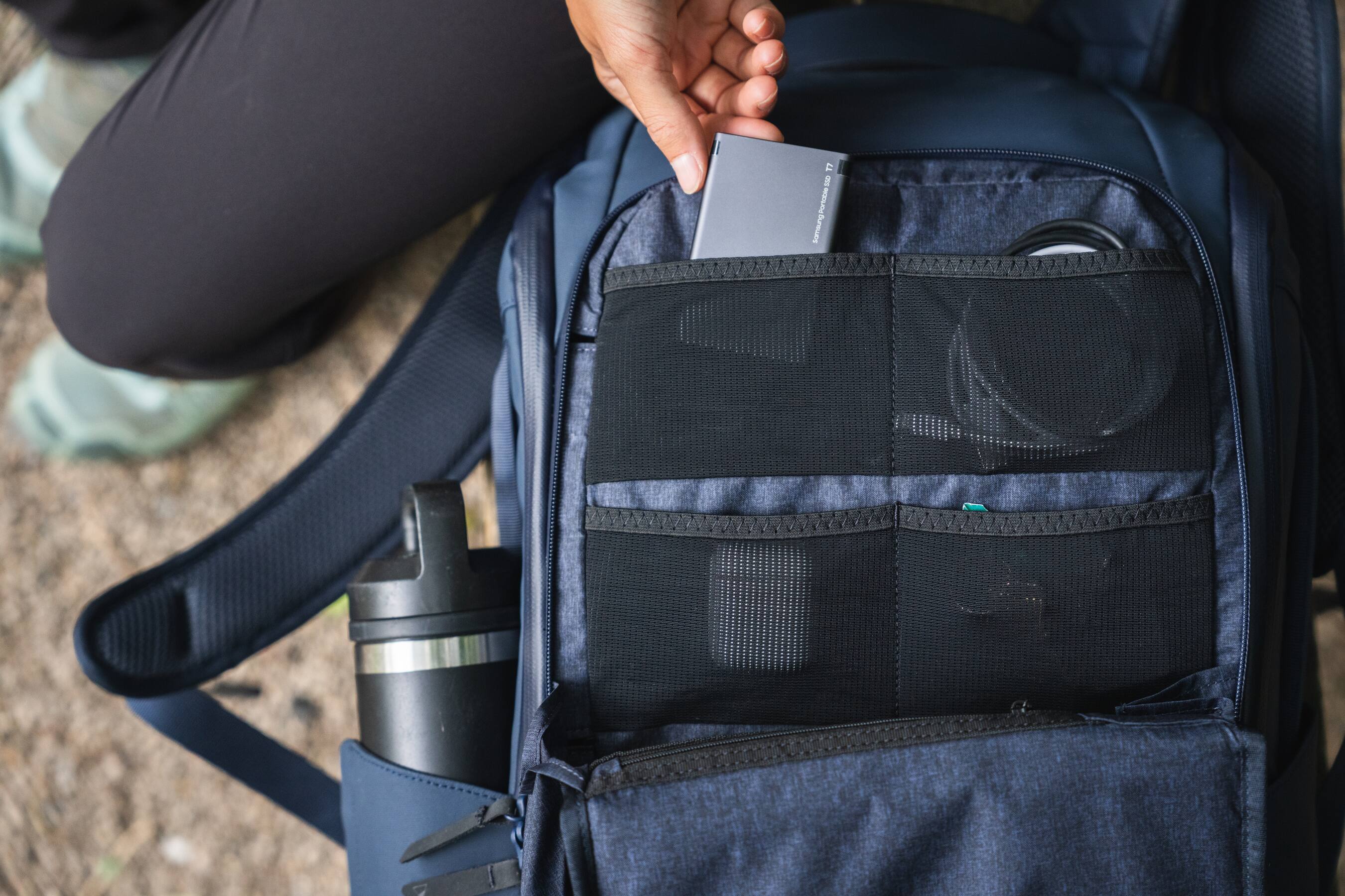 Alt View 4. Nomatic - Backpack 20L - Navy.