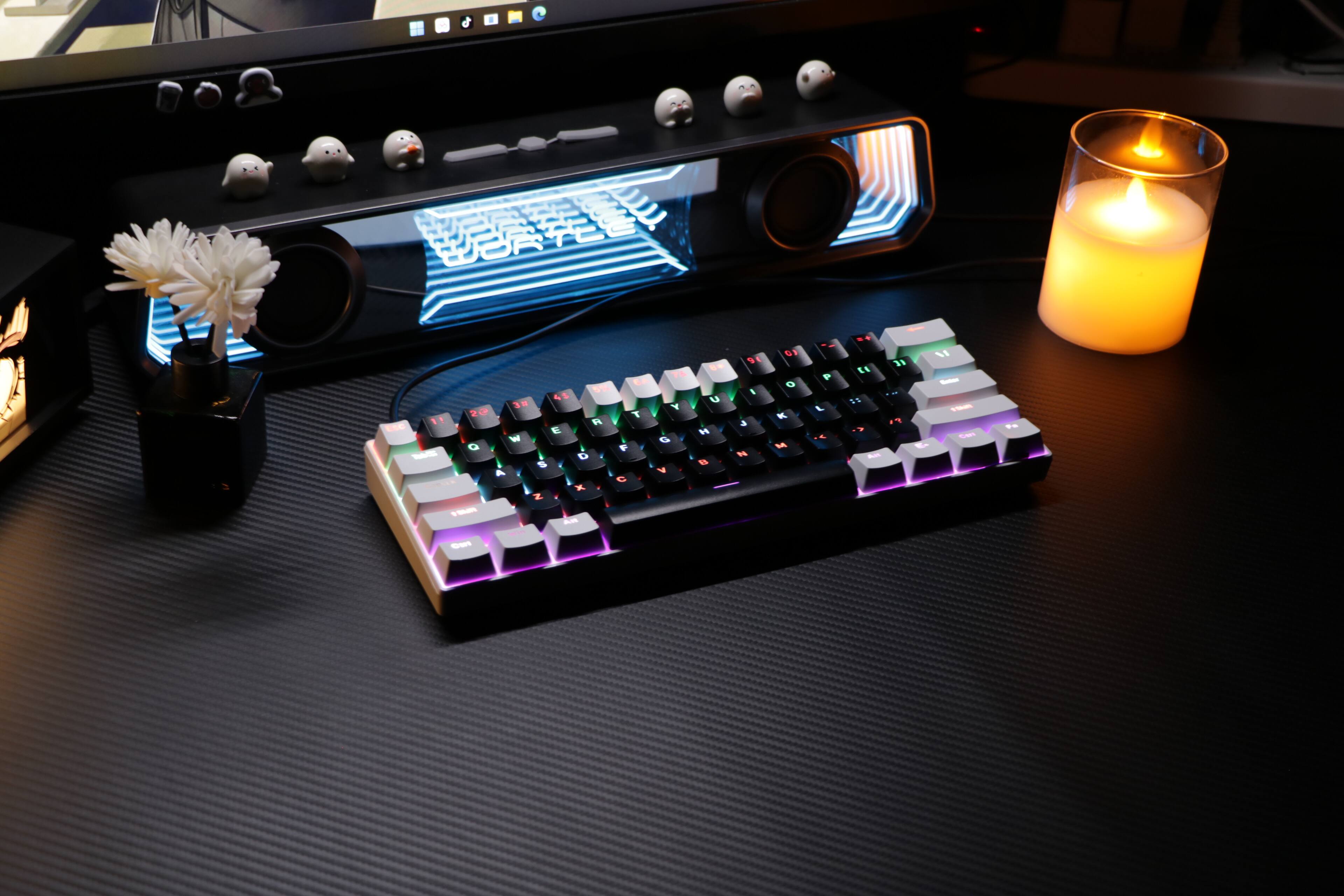 Alt View 4. Loheer - 60% Mechanical Gaming Keyboard - Wired RGB Red Switch Compact 61-Key Mini Keyboard for PC & Mac - White/Black.