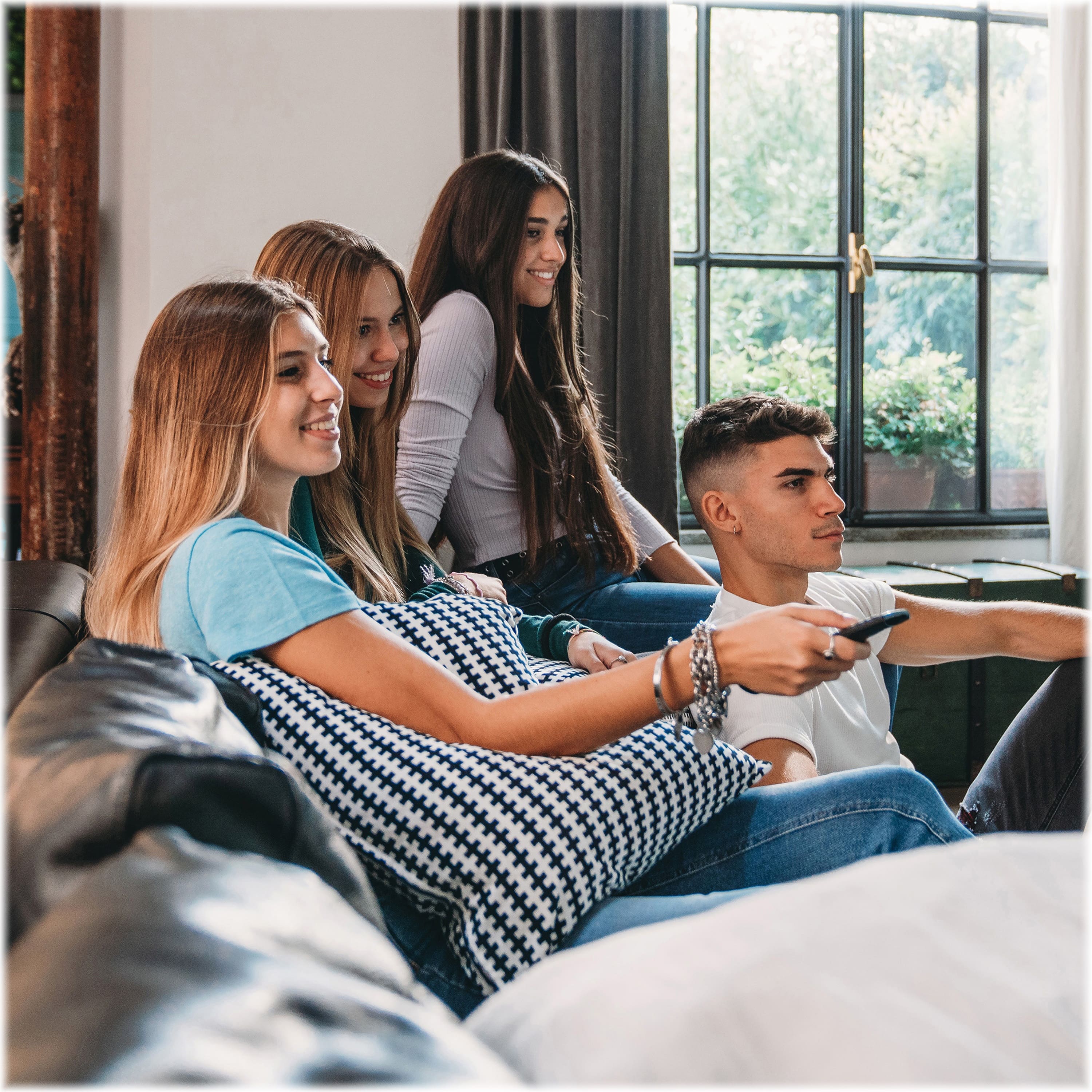 Alt View Zoom 16. TERK - Rechargeable 6-Device Backlit Universal Remote - Black.