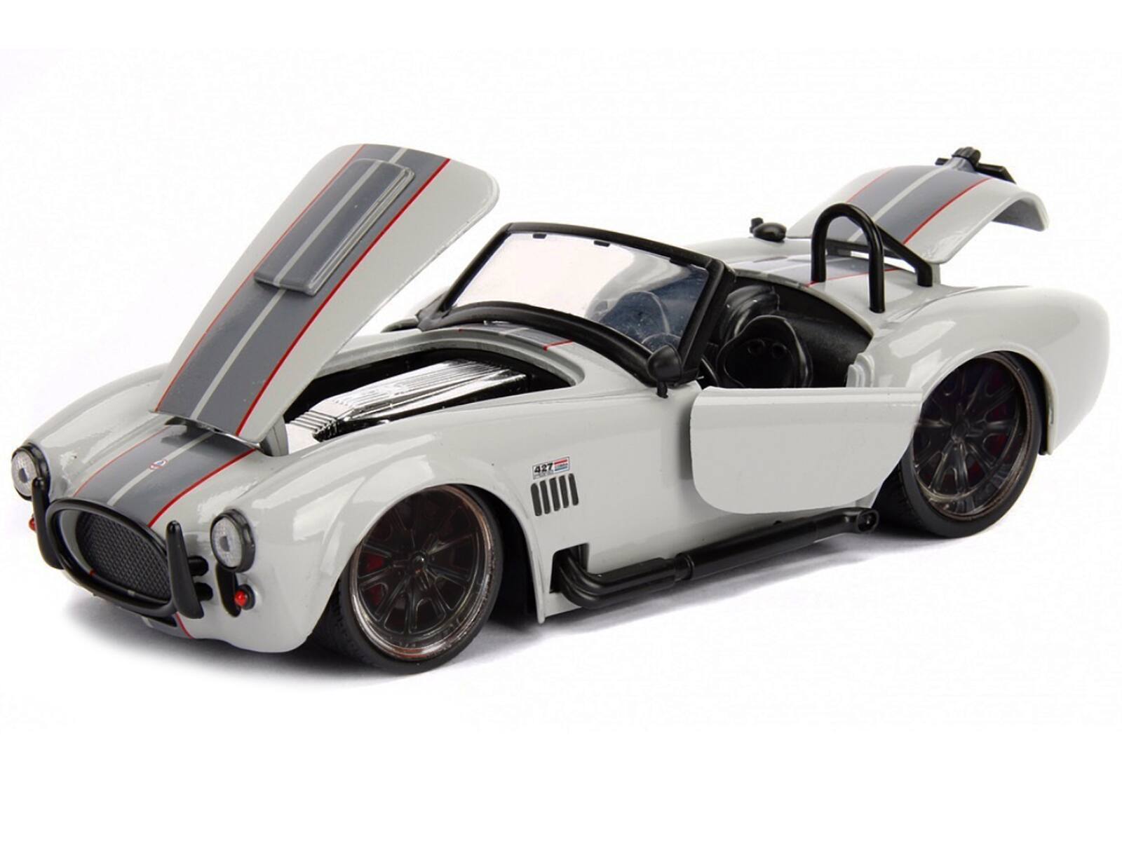 Angle. Jada - 1965 Shelby Cobra 427 S/C Grey 1/24 Diecast Model Car by Jada - Grey.