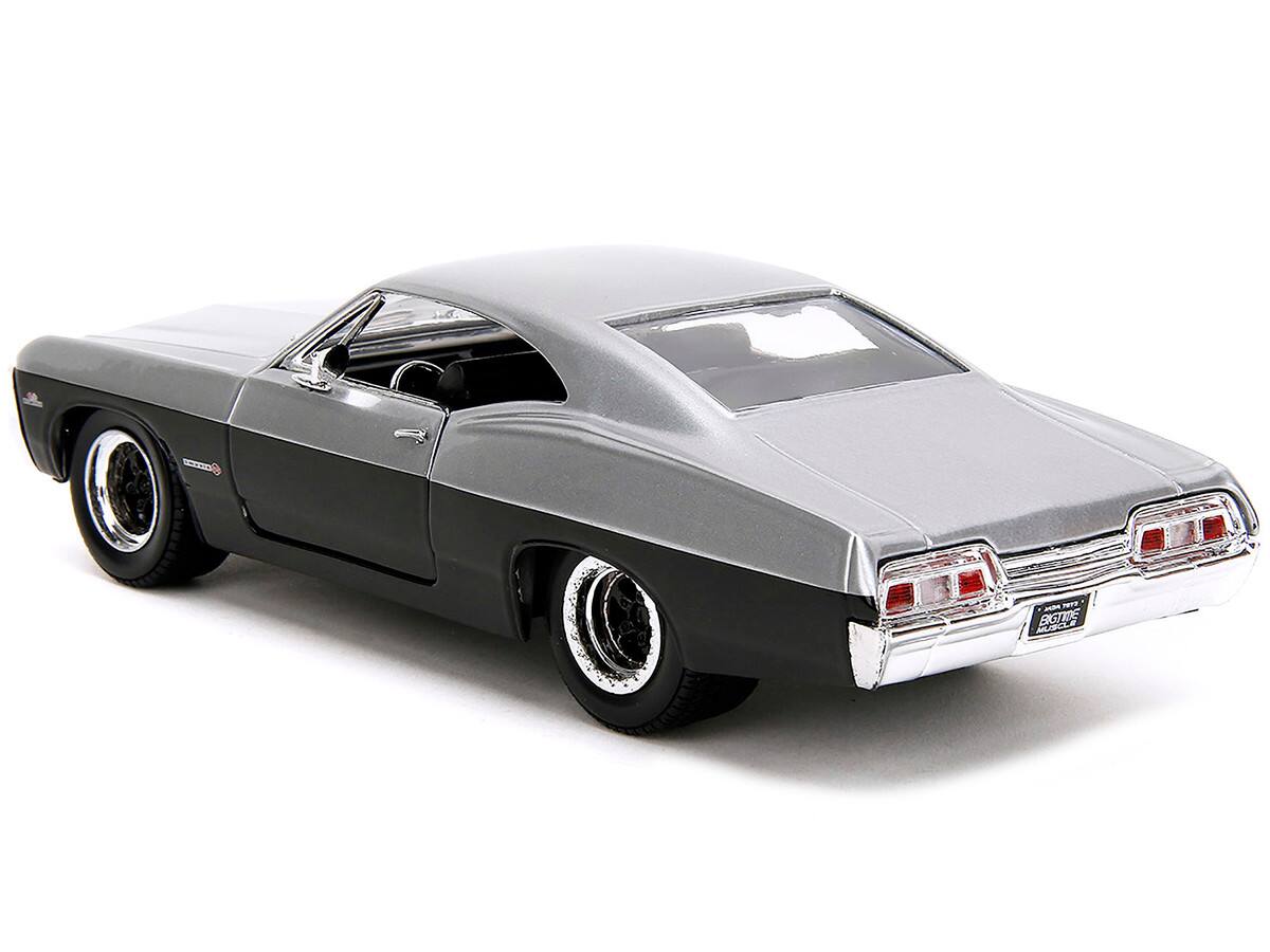 Alt View 1. Jada - 1967 Chevrolet Impala SS Silver Metallic and Black "Bigtime Muscle" Series 1/24 - Silver Metallic and Black.