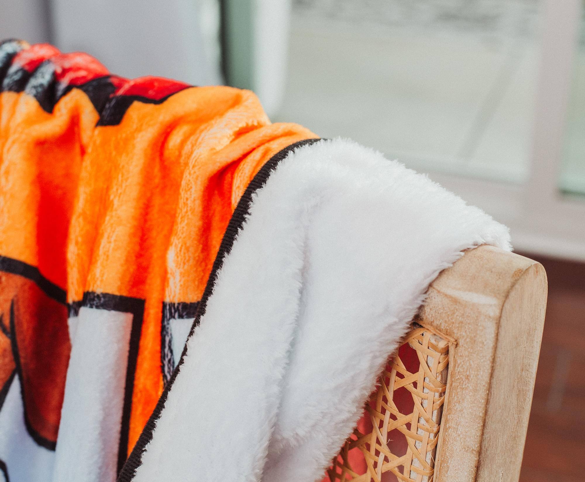 Alt View 3. Surreal Entertainment - Garfield and Friends Fleece Throw Blanket | 45 x 60 Inches - Multi-Color.