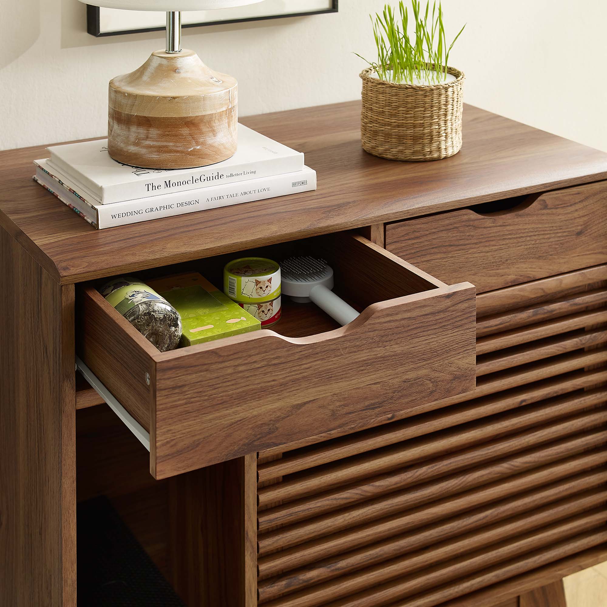 The Monocle Guide to Better Living  
WEDDING GRAPHIC DESIGN  
A FAIRY TALE ABOUT LOVE