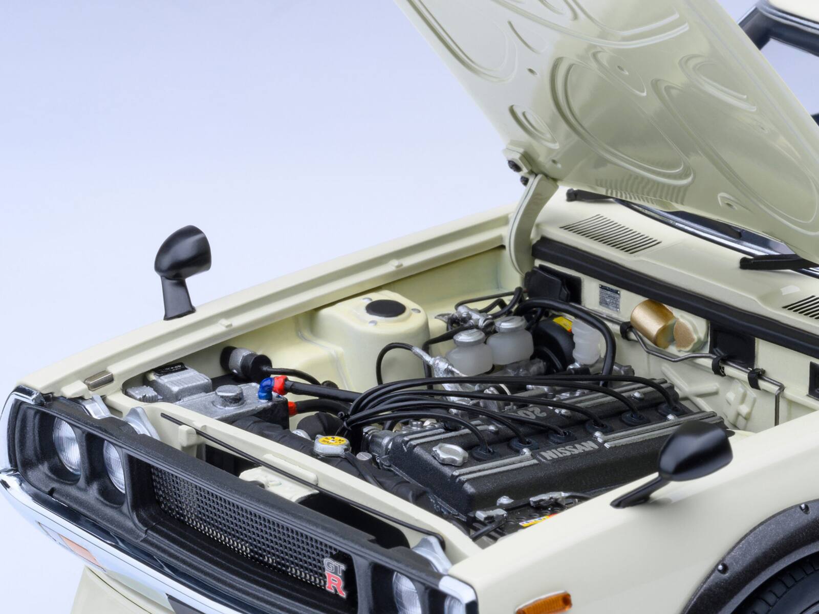 Alt View 2. Autoart - Nissan Skyline 2000GT-R (KPGC110) Tuned Version RHD (Right Hand Drive) White 1/18 Model Car by Autoart.
