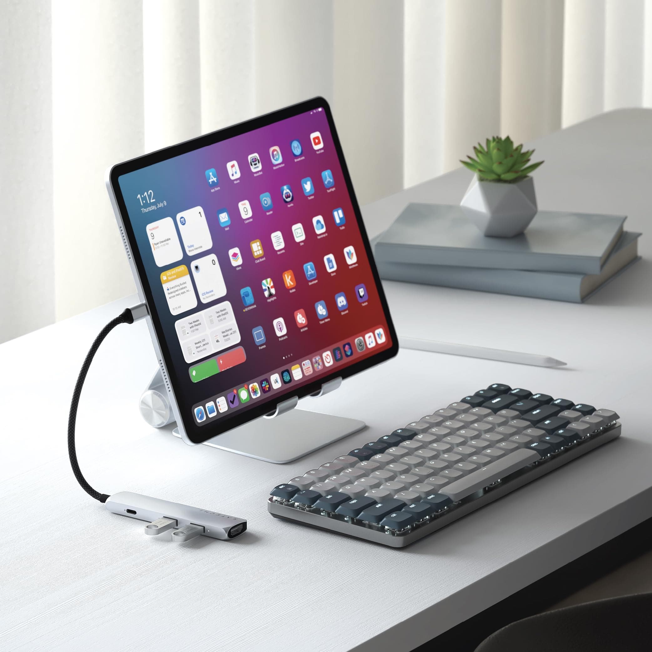 Satechi 4 in 1 USB C Hub Multiport Adapter HDMI 4K@60Hz, 100W PD