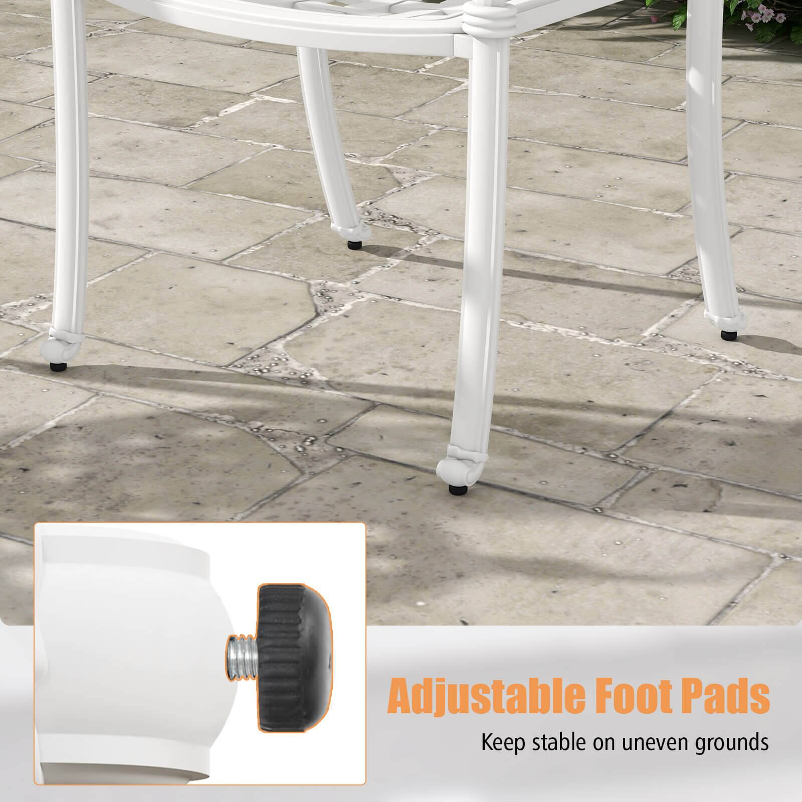 Adjustable Foot Pads  
Keep stable on uneven grounds
