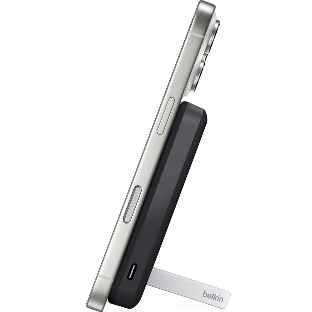 Left. Belkin - Belkin BoostCharge Pro Magnetic Power Bank 5K - Black.