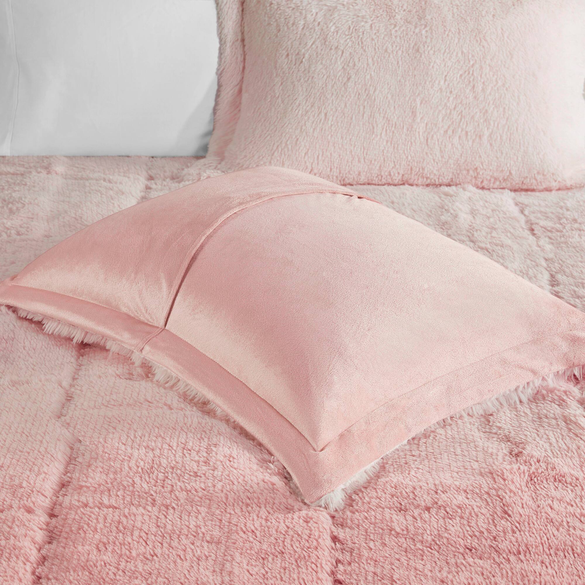 Alt View 2. Gracie Mills - Gracie Mills Ethel Faux Fur Ombre Shag Comforter Set - Blush.