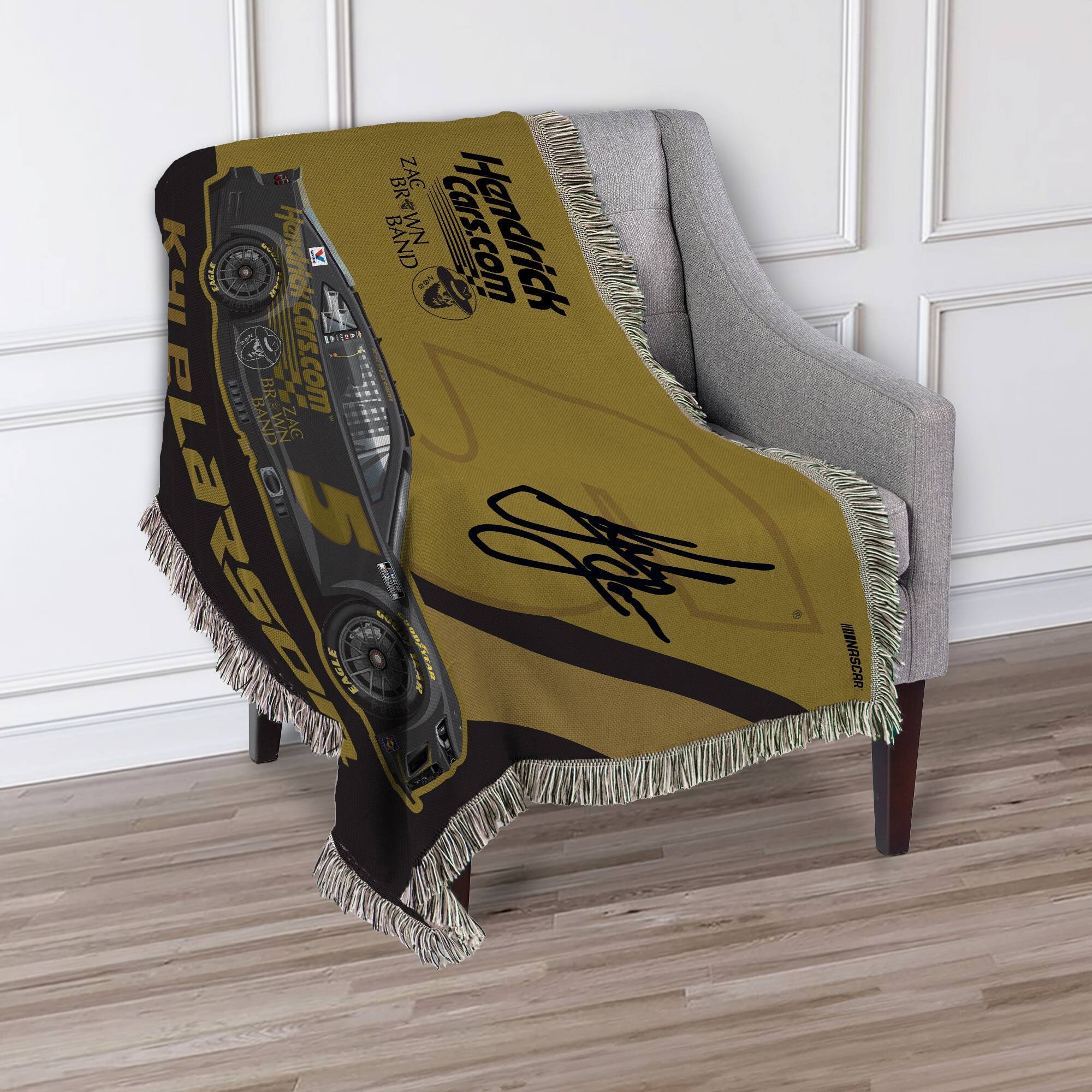 Hendrick Motorsports  
Kuplak  
ZBROWN BAND  
HendrickCars.com  
Kuplak  
5  
EAGLE  
CORDE  
MENASCAR  
SRILNA  
KIPLERSK  
LMSE