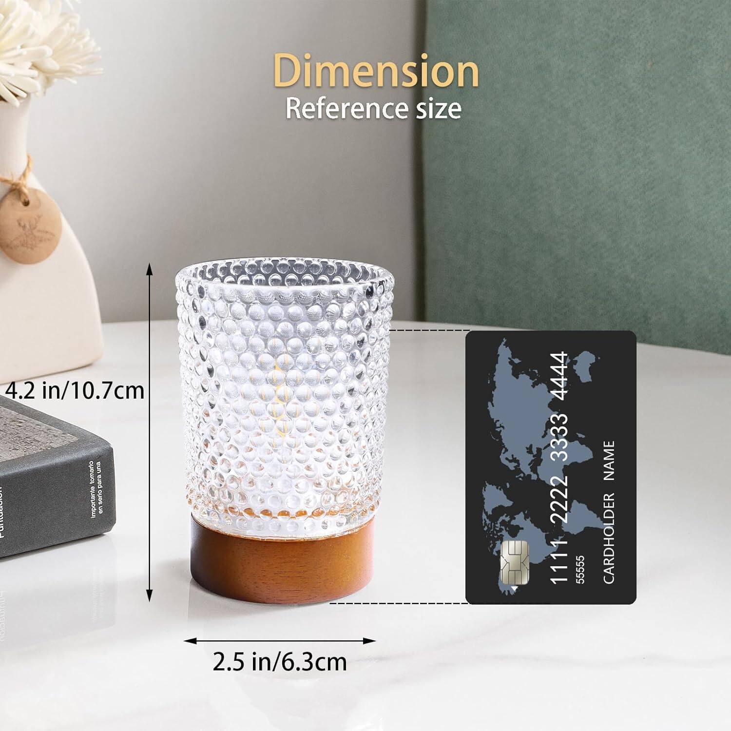 Dimension  
Reference size  

4.2 in/10.7 cm  
2.5 in/6.3 cm  

CARDHOLDER  
NAME  
1111 2222 3333 4444  
5555