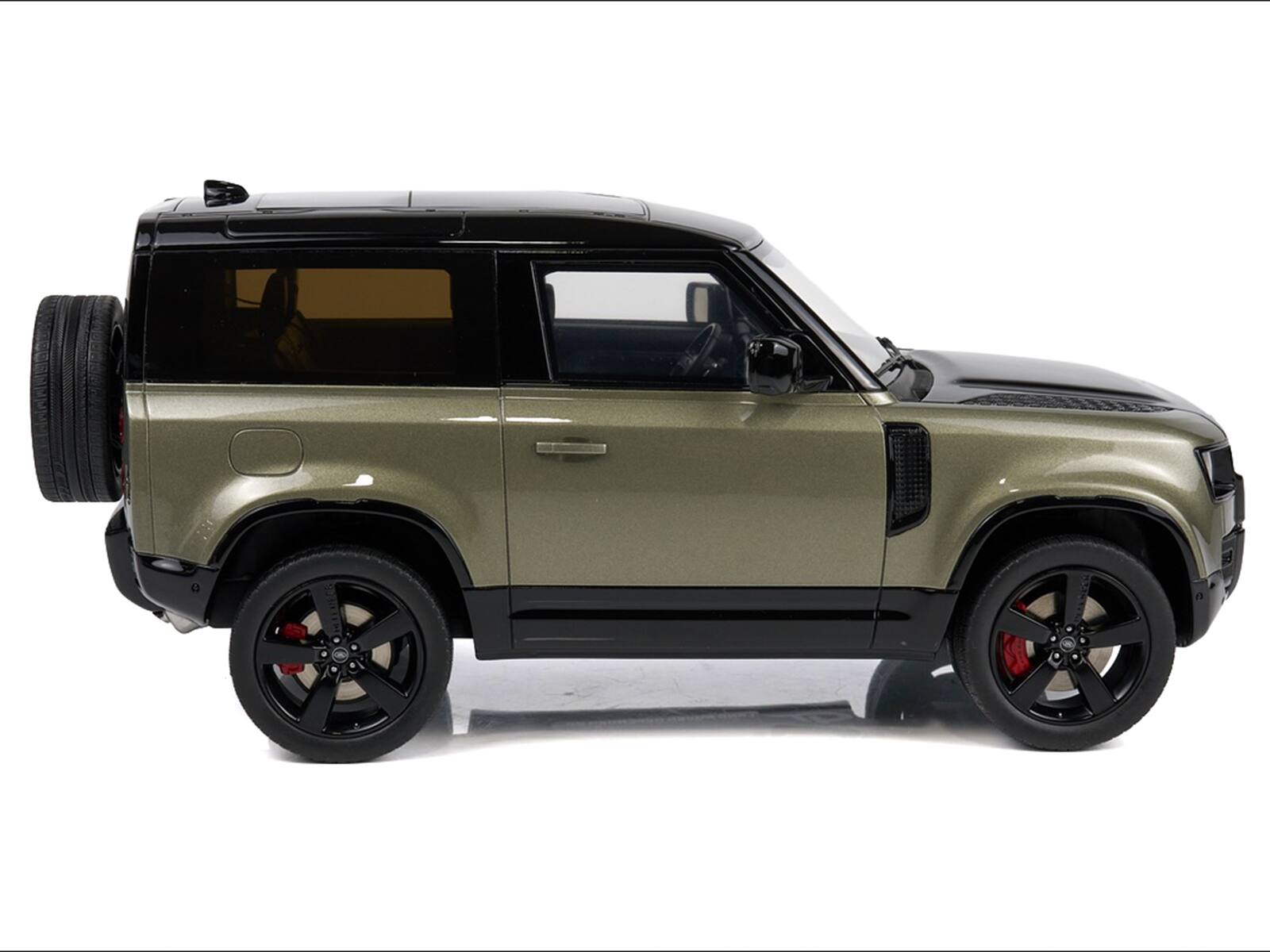 Alt View 2. GT Spirit - 2021 Land Rover Defender 90 P400 X-Dynamic HSE Pangea Green Metallic 1/18 Model Car by GT Spirit.