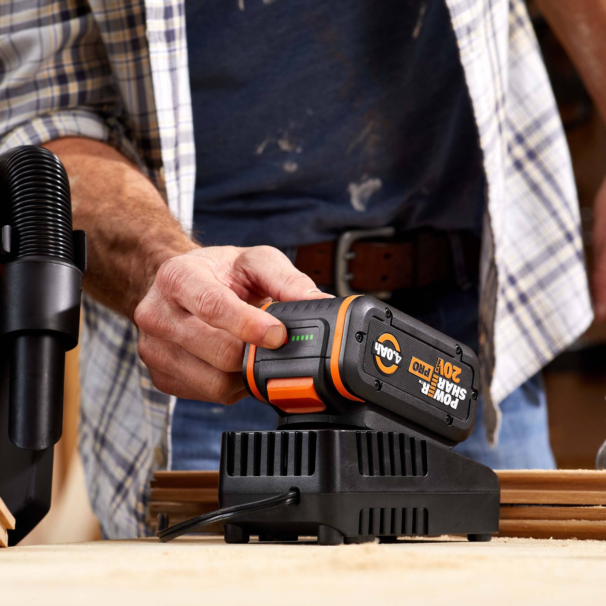 4.0Ah PRO 201 R  
SHARE POWER