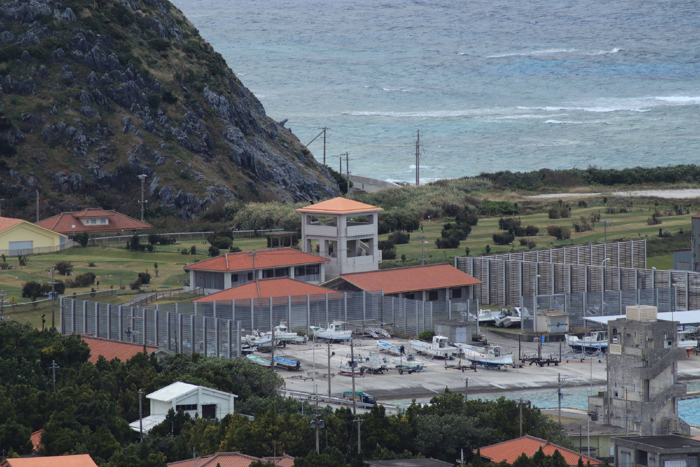 Alt View 19. Canon - EOS R100 4K Video Mirrorless Camera Double Zoom Lens Kit with RF-S18-45mm and RF75-300mm Lenses - Black.