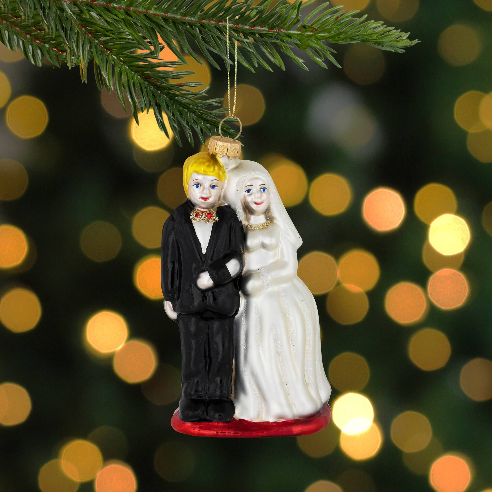 Front. GKI/Bethlehem Lighting - Glittered Bride and Groom Glass Christmas Ornament - 3.75" - White.