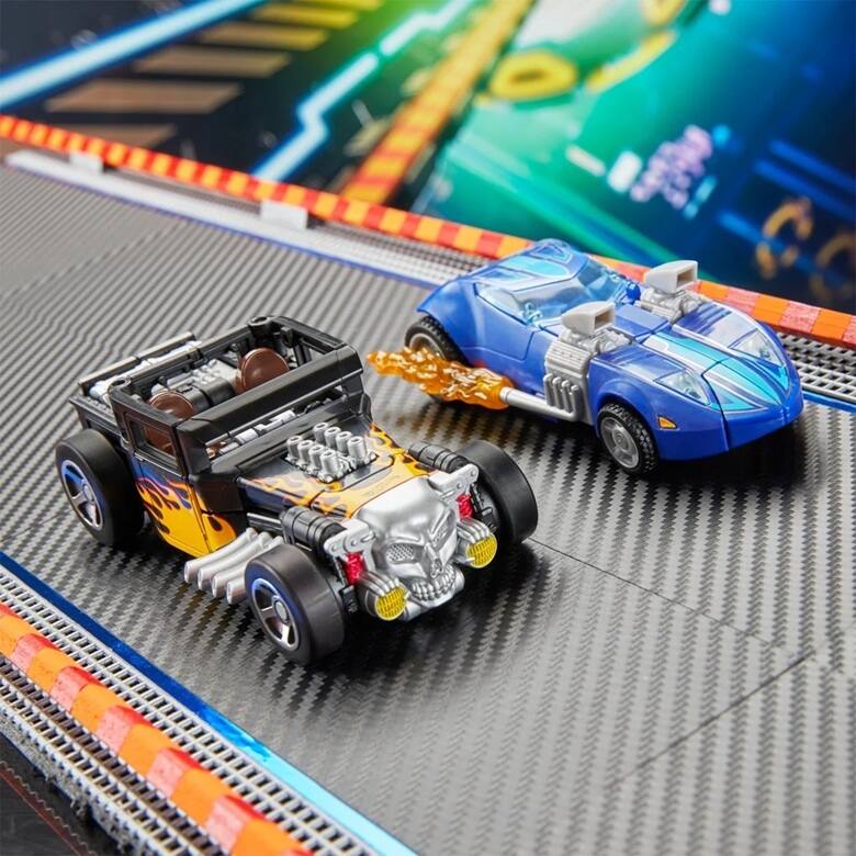 Alt View 7. Transformers - Bone Shaker Deluxe Class | Transformers x Hot Wheels | Transformers Collaborative - Multicolor.