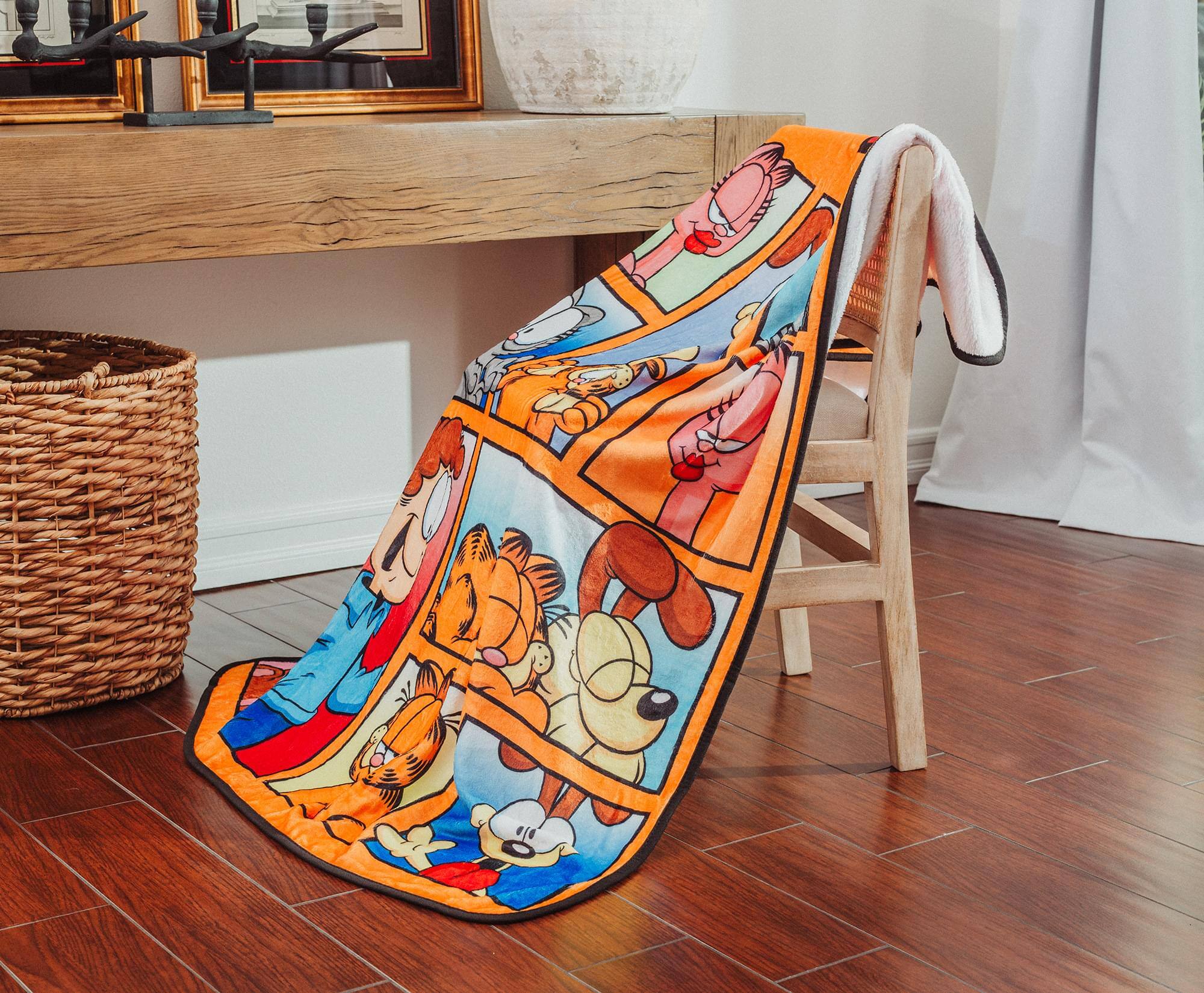 Alt View 2. Surreal Entertainment - Garfield and Friends Fleece Throw Blanket | 45 x 60 Inches - Multi-Color.