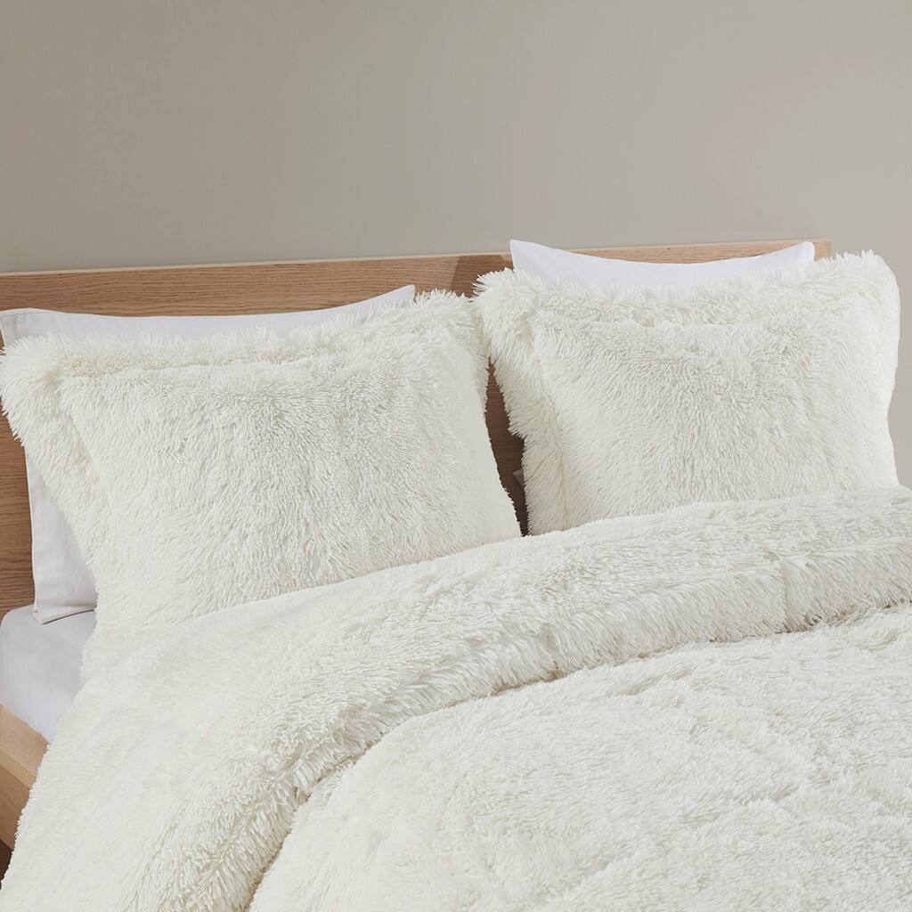 Alt View 1. Gracie Mills - Gracie Mills Susie Contemporary Shaggy Long Fur Comforter Set - Ivory.