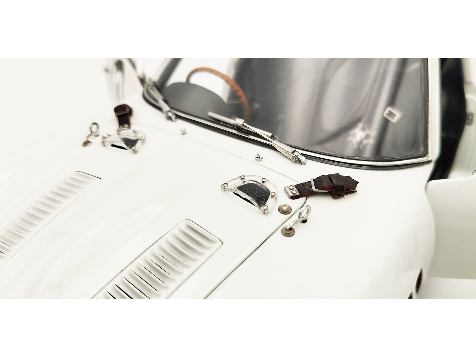 Alt View 4. CMC - Ferrari 250 GTO #10 Graham Hill 2nd Place "Tourist Trophy - Goodwood" (1962) Ltd Ed to 2200 pcs 1/18 Model Car by CMC.
