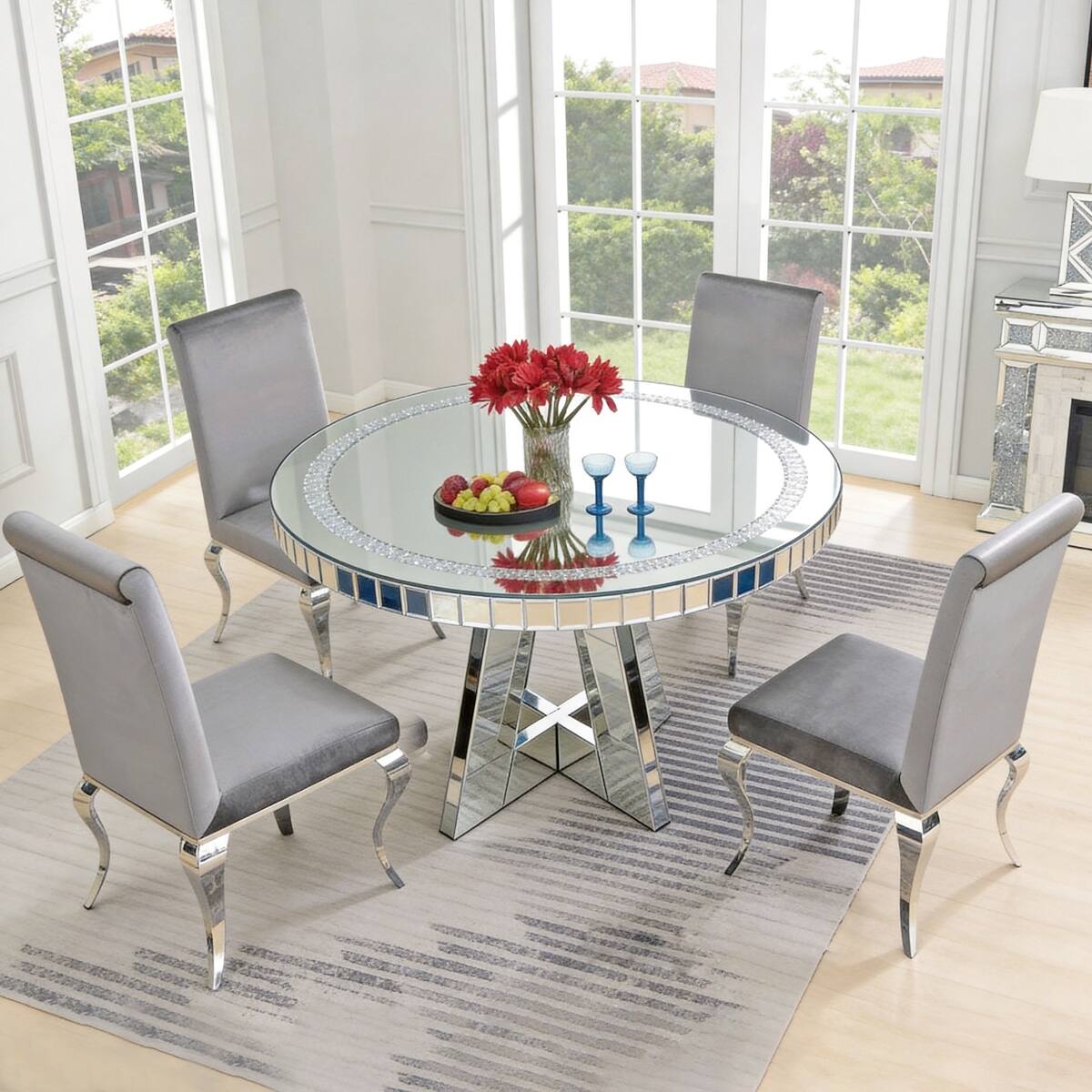 Angle. Loheer - Loheer Round Mirrored Dining Table with Crushed Diamond Glass Top and Mirrored Base - Silver.