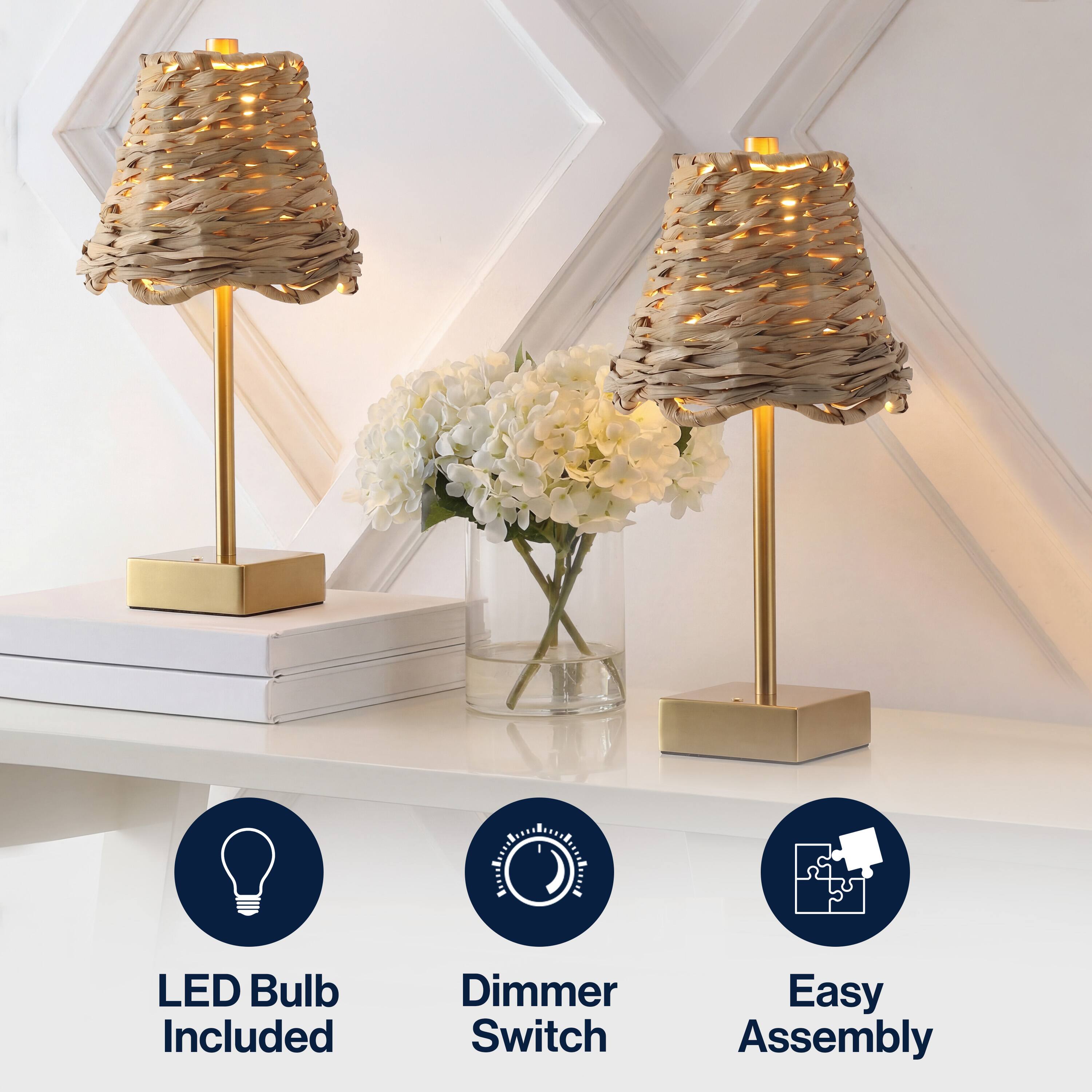 LED Bulb Included  
Dimmer Switch  
Easy Assembly