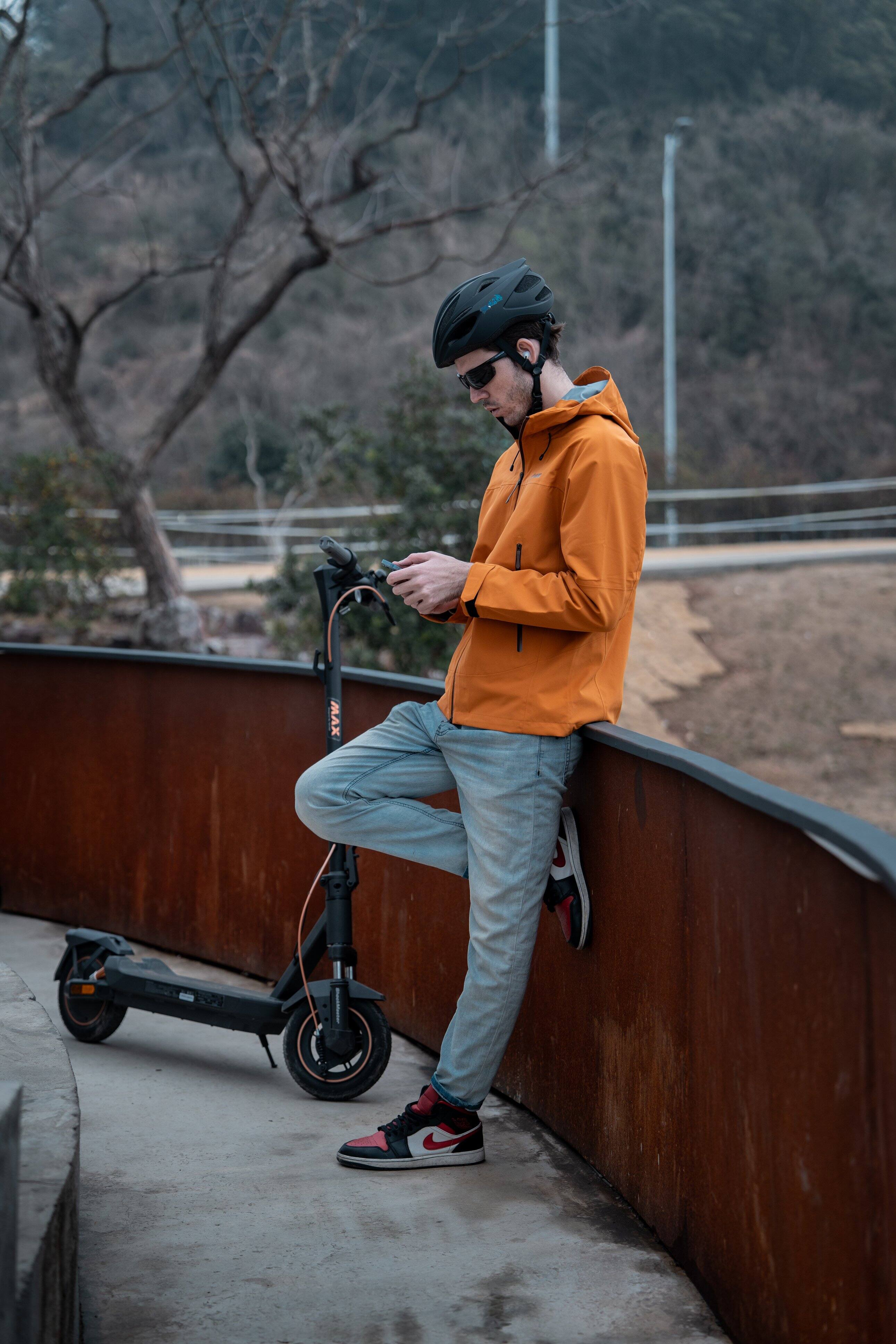 Alt View 5. NAVEE - GT3 Electric Scooter w/31 miles Max Operating Range & 20 mph Max Speed - Black.