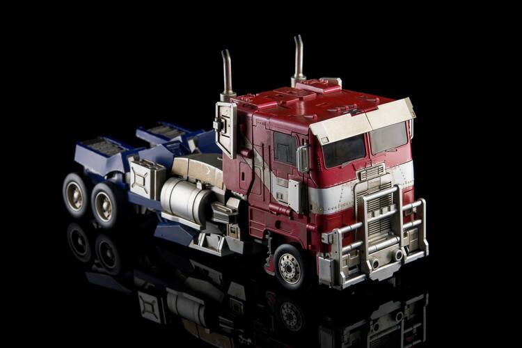 Alt View 4. Transformers - MVP-01 Atlas | Micro Cosmos | Lucky Cat.