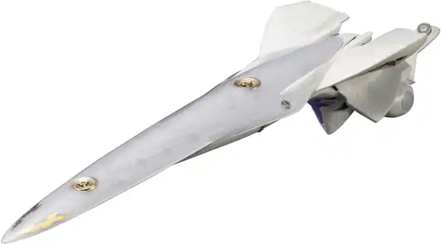 Front. PopMarket - Kotobukiya - Legend of the Galactic Heroes - Galactic Empire Forces Battleship Brynhildr Model Kit - COLLECTIBLES - Multicolor.