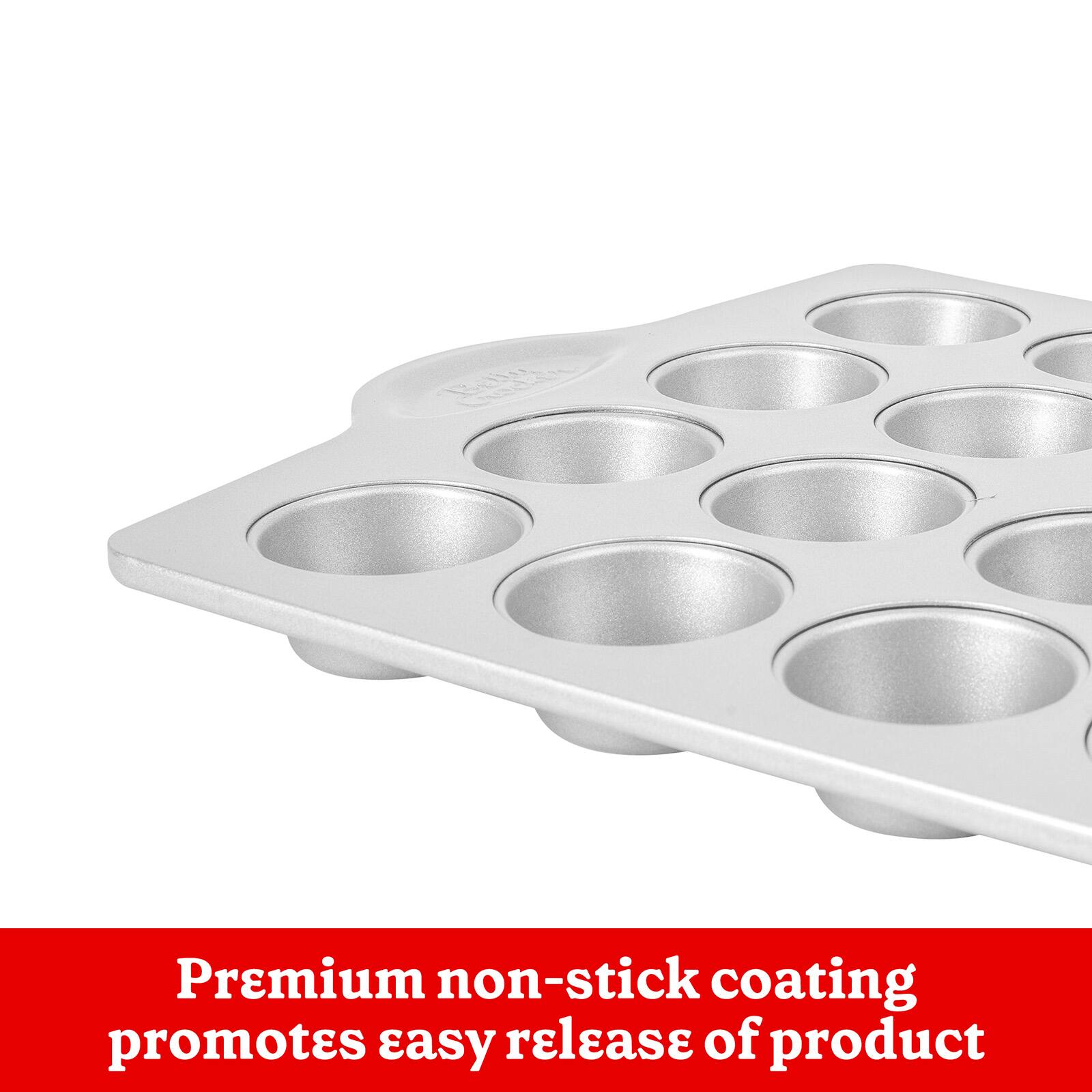 Bally

Premium non-stick coating promotes easy release of product