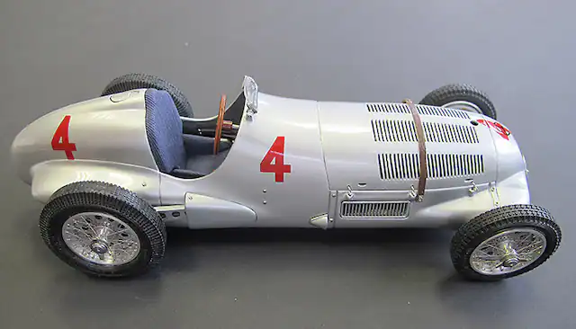 Front. CMC - Mercedes W125 #4 Richard Seaman 1937 GP Donington Limited to 1000pc Worldwide 1/18 Diecast Model Car by CMC.