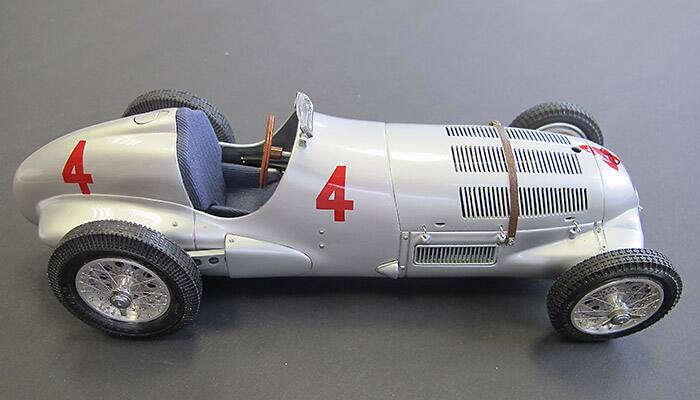 Front. CMC - Mercedes W125 #4 Richard Seaman 1937 GP Donington Limited to 1000pc Worldwide 1/18 Diecast Model Car by CMC.