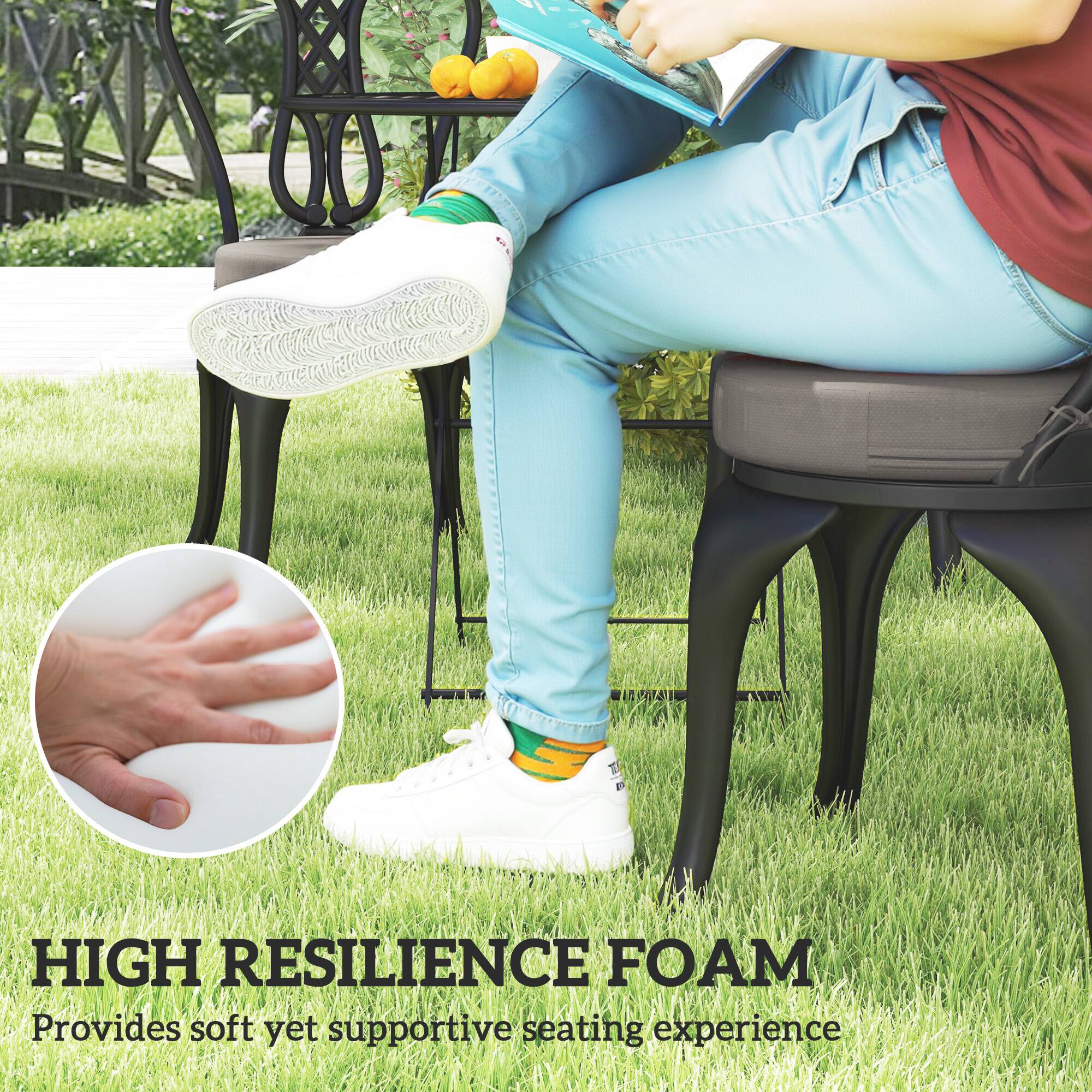 HIGH RESILIENCE FOAM
Provides soft yet supportive seating experience
