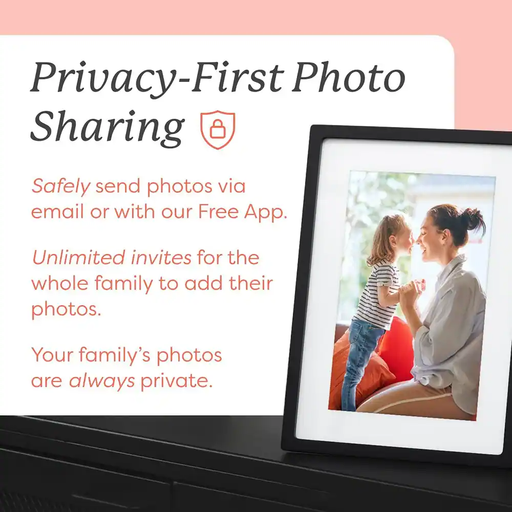 Privacy-First Photo Sharing

Safely send photos via email or with our Free App.

Unlimited invites for the whole family to add their photos.

Your family's photos are always private.