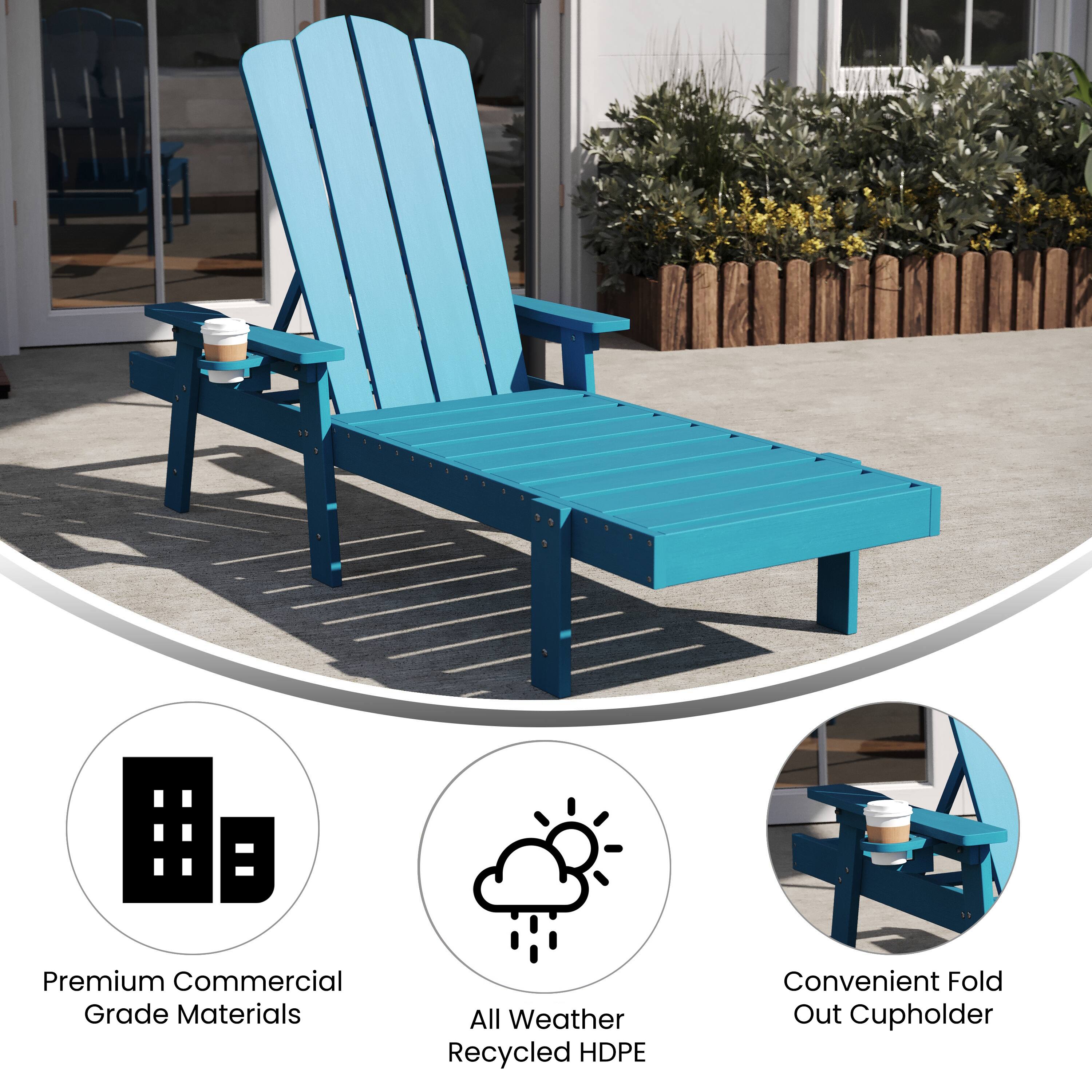 Premium Commercial Grade Materials  
All Weather Recycled HDPE  
Convenient Fold Out Cupholder