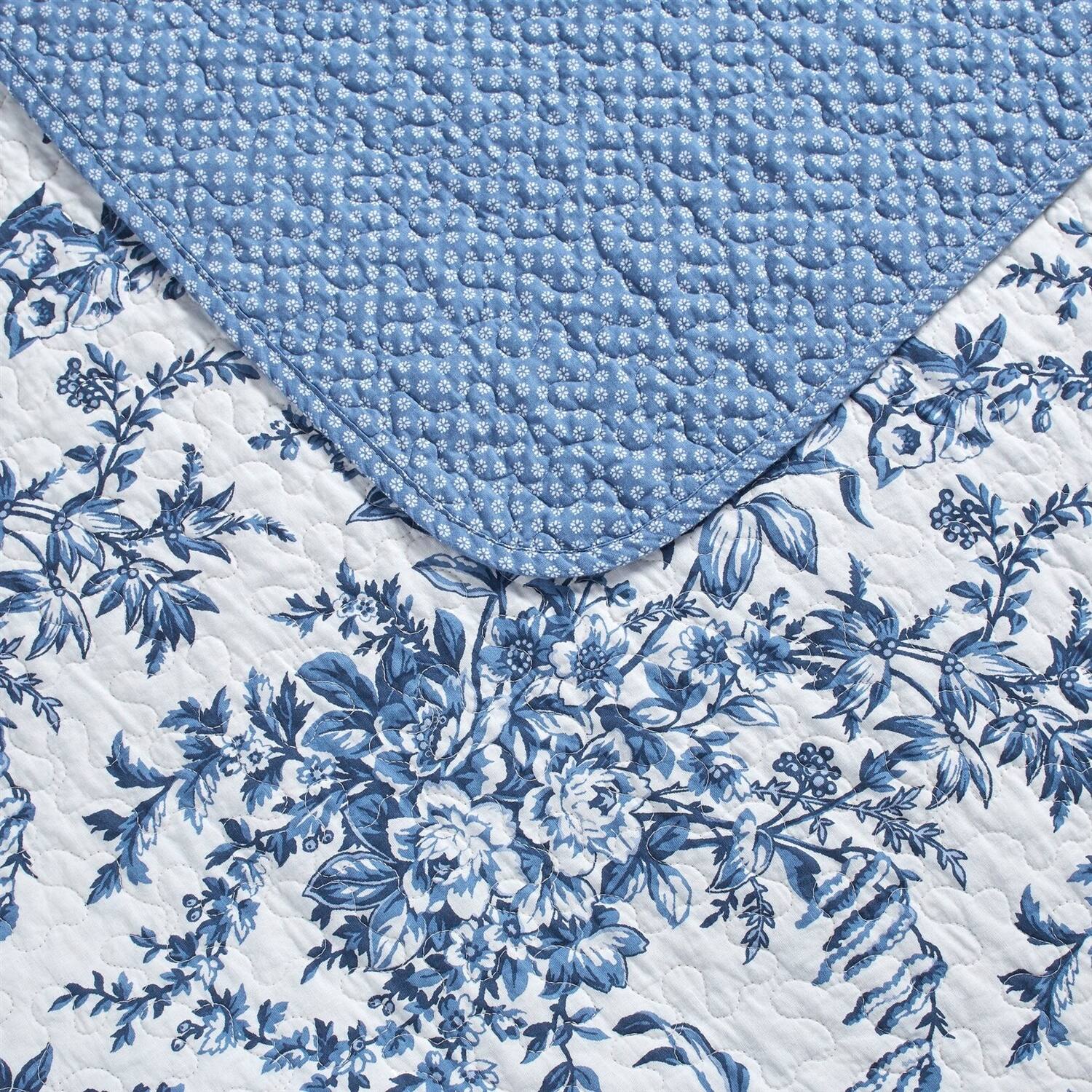 Alt View 1. Hivvago - Full/Queen 3 Piece Bed In A Bag Reversible Blue White Floral Cotton Quilt Set - Blue, White.