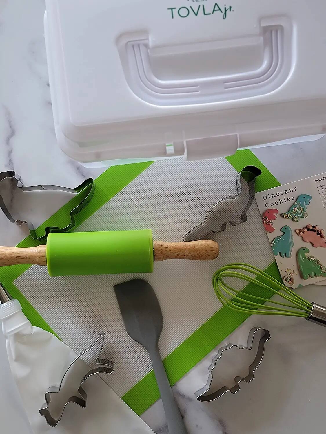 TOVLAjft.

Ingredients for Dinosaur Cookies