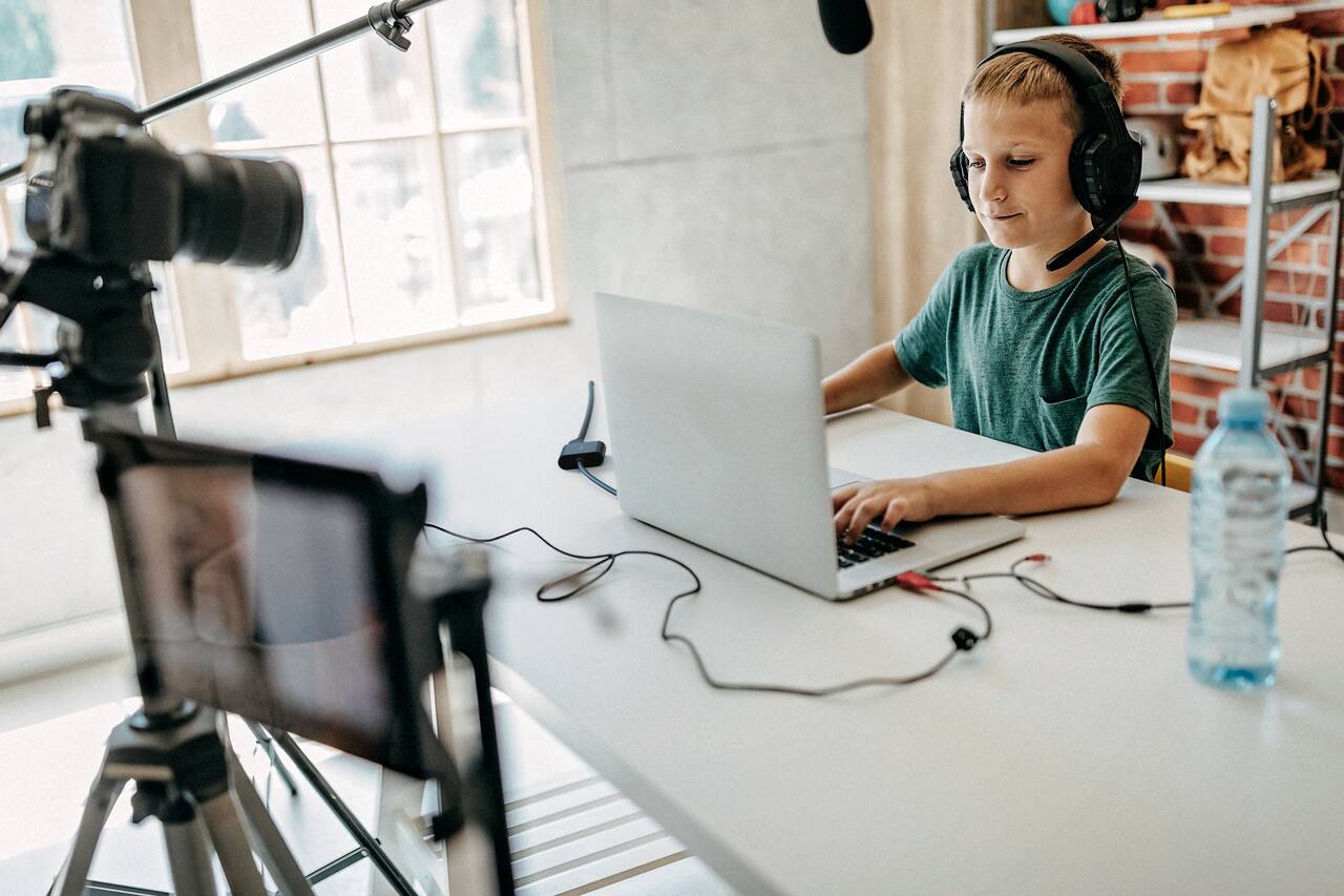 Alt View 7. Belkin - USB-C to Ethernet + Charge Adapter with gigabit Ethernet port and USB Power Delivery up to 100W - Black.