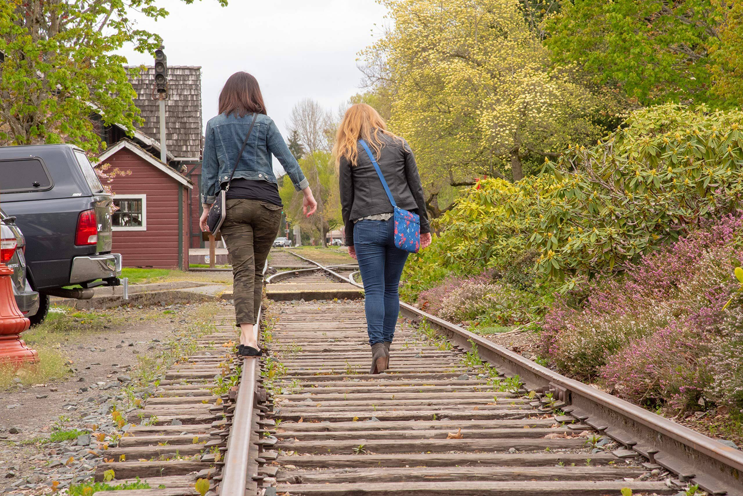 Back. Haiku - Haiku Aspire Folio Crossbody - Blackberry.