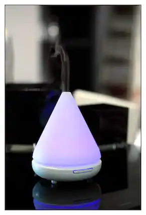 Front. SPT - 0.03-Gal. Ultrasonic Humidifier - White.