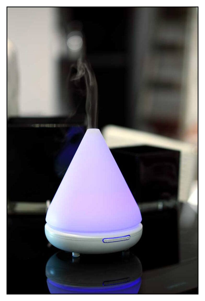 Front. SPT - 0.03-Gal. Ultrasonic Humidifier - White.