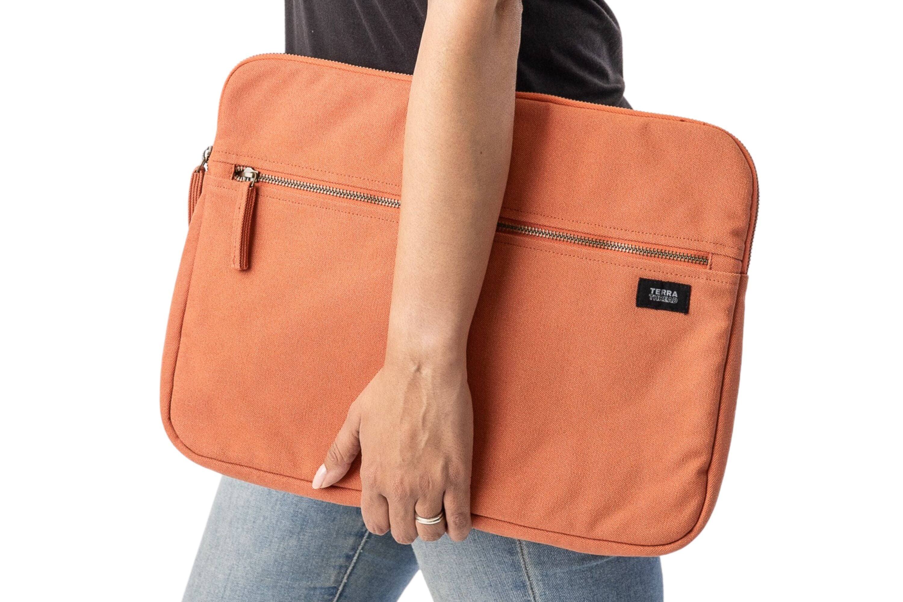 The text on the image is "TERRA VOLUS."