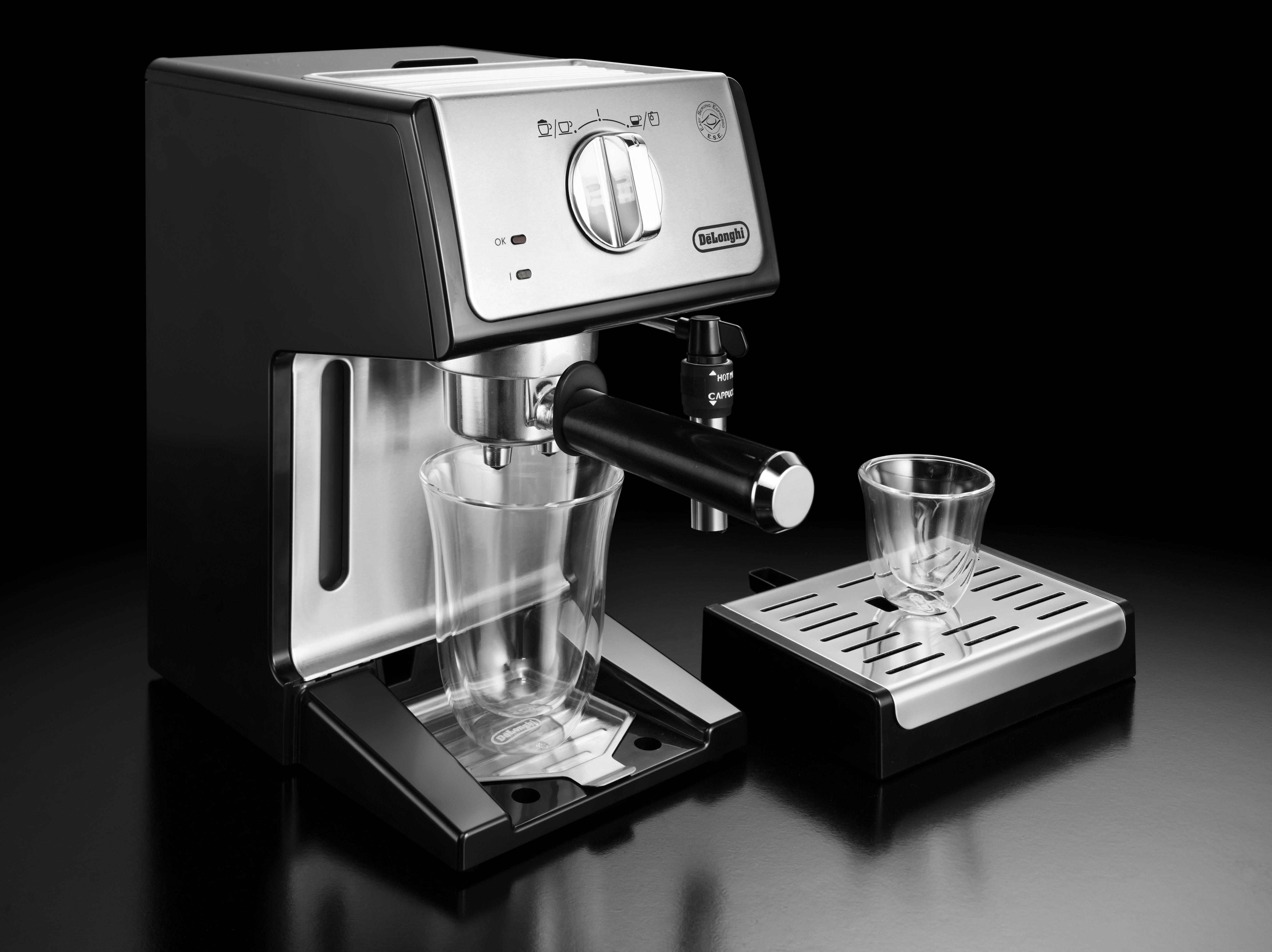 DeLonghi De'Longhi Stilosa Black and SS 15-Bar Pump Espresso Maker