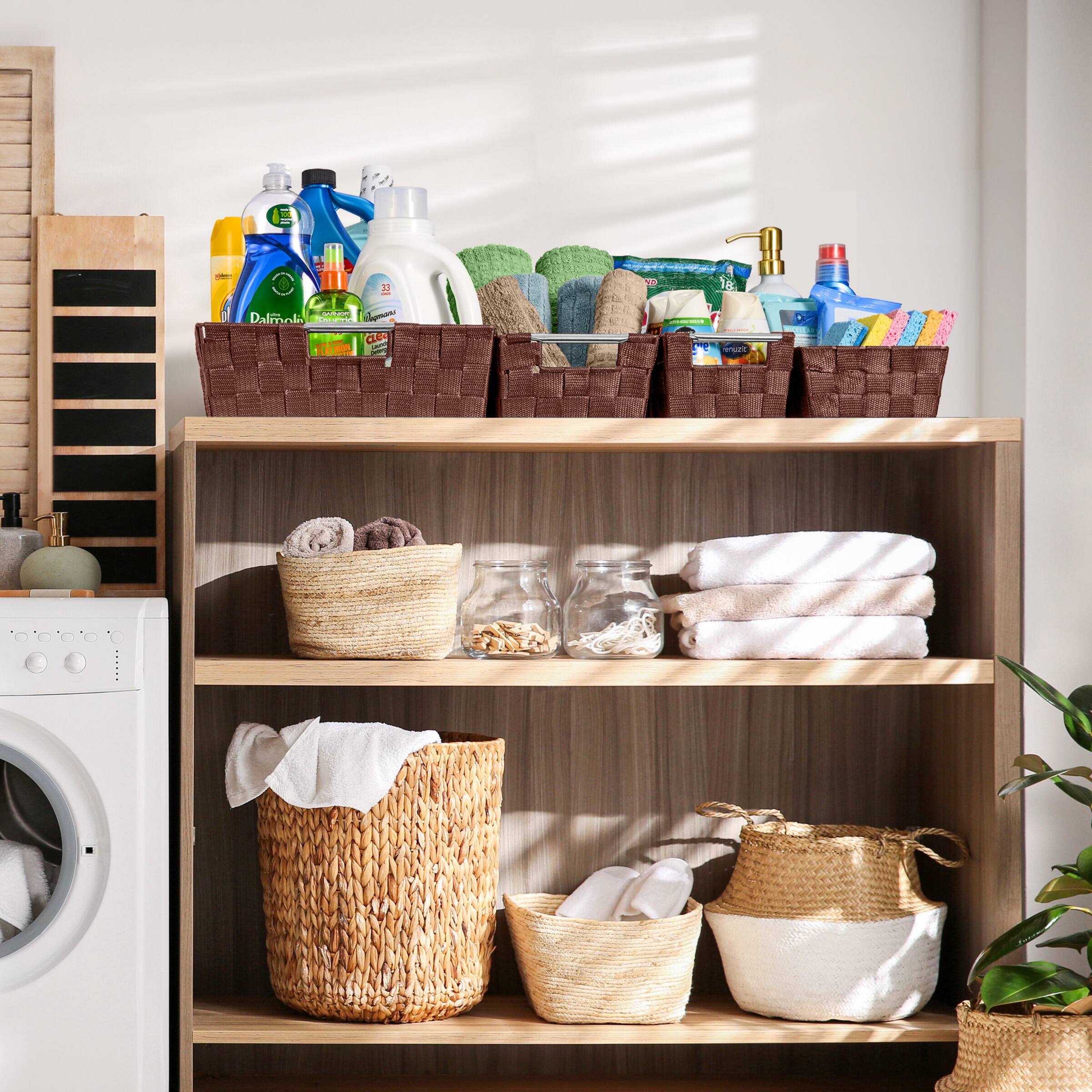 The text in the image appears to be a mix of letters and numbers, possibly part of a code or a label. Here is the corrected and grouped text:

- Dalmatia
- 1A
- N
- Dalmatia
- Cd
- PSES
- a
- o
- e

This seems to be a combination of words and letters that might not form a coherent sentence or phrase.