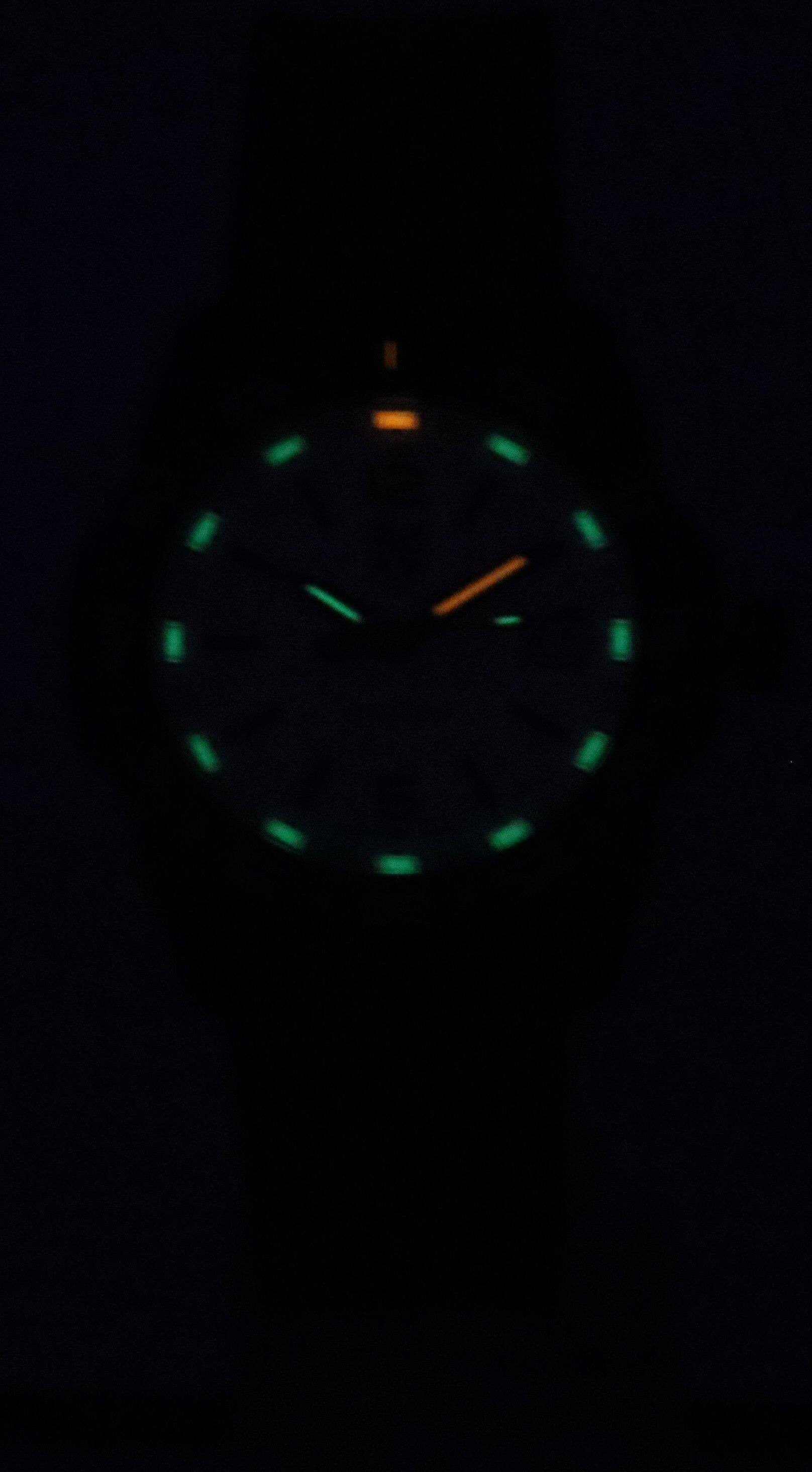 Angle. Luminox - Pacific Diver Ripple Rubber Strap White Dial Quartz XS.3127M 200M Men's Watch - White.