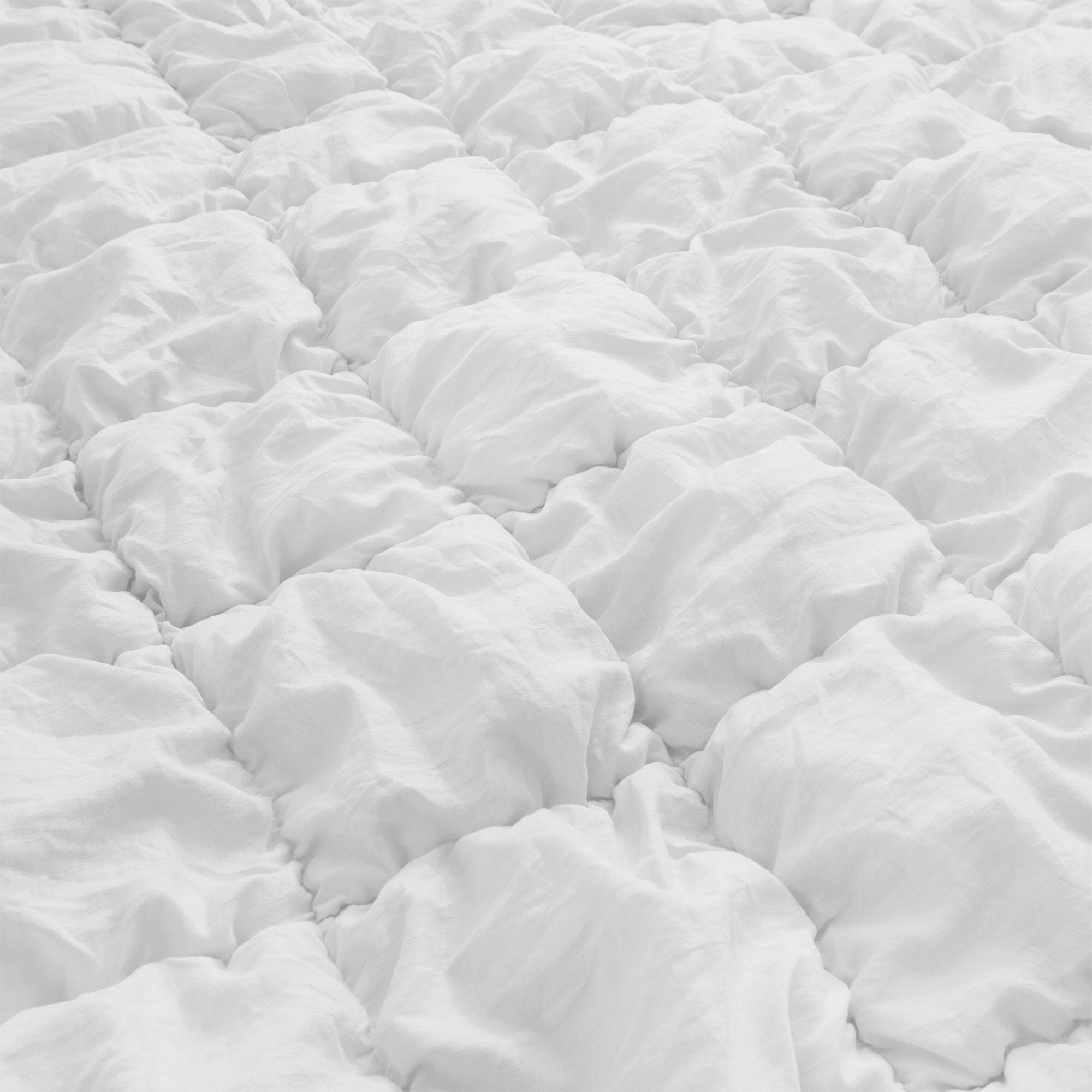Back. Peace Nest - Peace Nest Modern All Season Puff Comforter Set with Pillowcases, White, Full/Queen - White.
